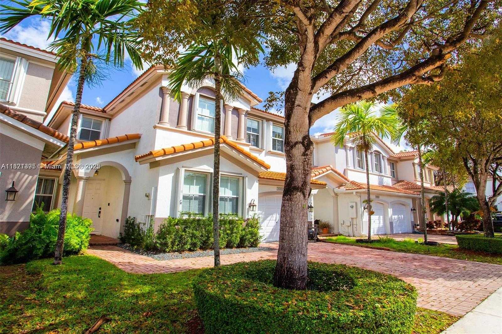 Small Image of 10857 NORTH WEST 84TH ST, Doral Number 3