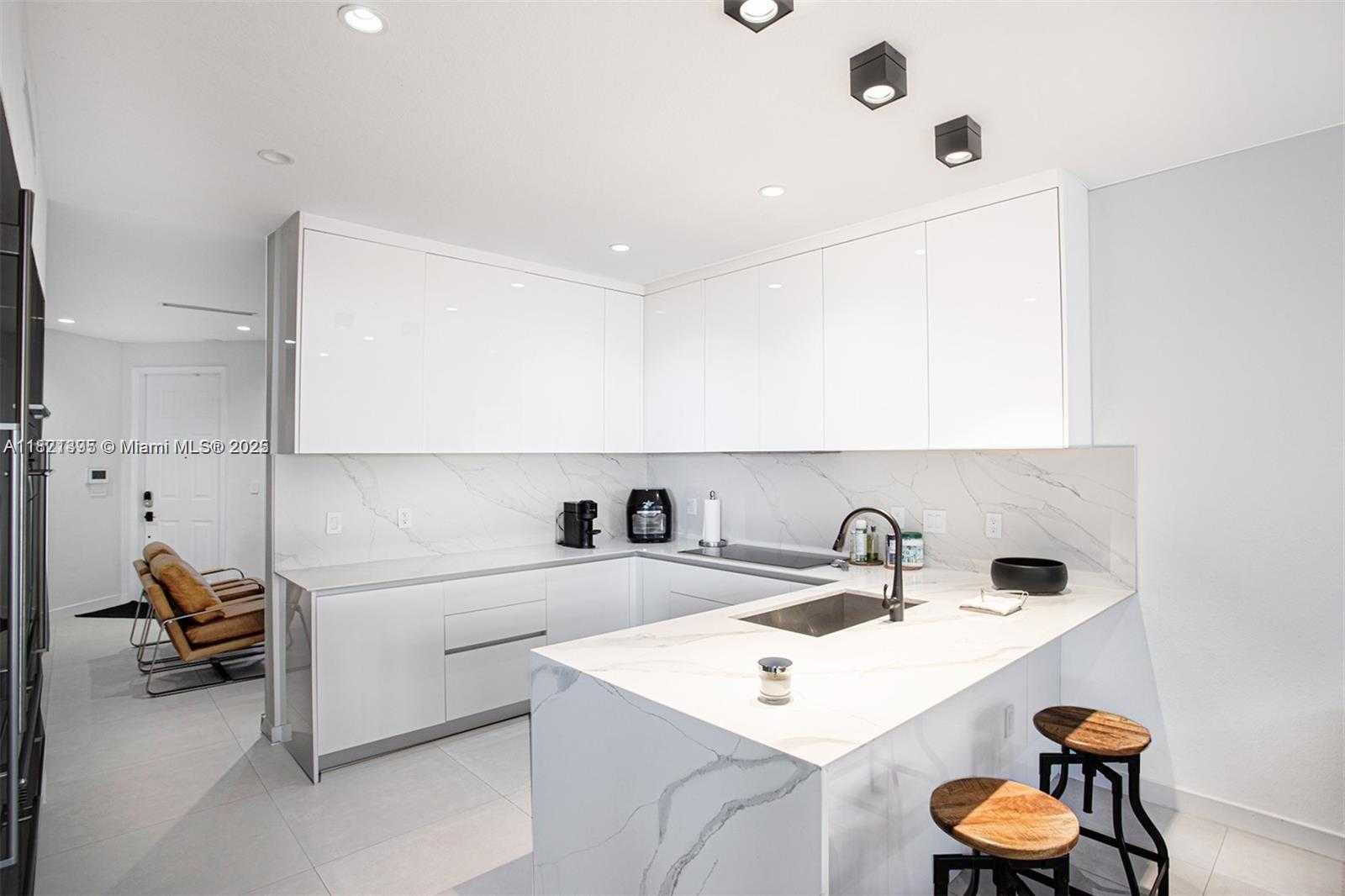 Small Image of 10857 NORTH WEST 84TH ST, Doral Number 30