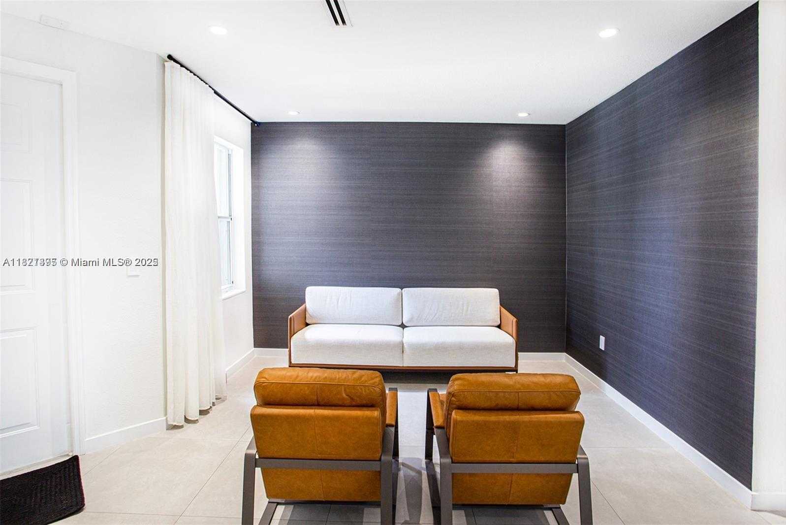 Small Image of 10857 NORTH WEST 84TH ST, Doral Number 34