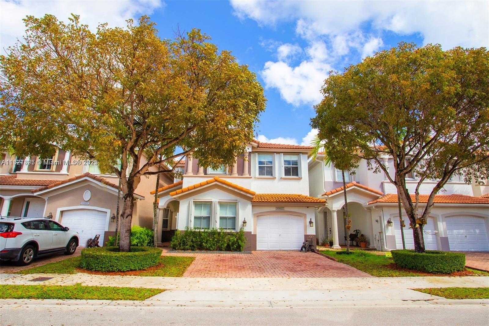 Small Image of 10857 NORTH WEST 84TH ST, Doral Number 36
