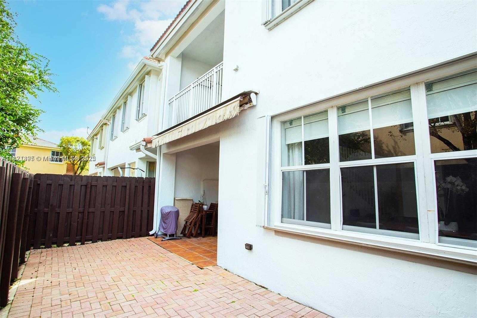 Small Image of 10857 NORTH WEST 84TH ST, Doral Number 4