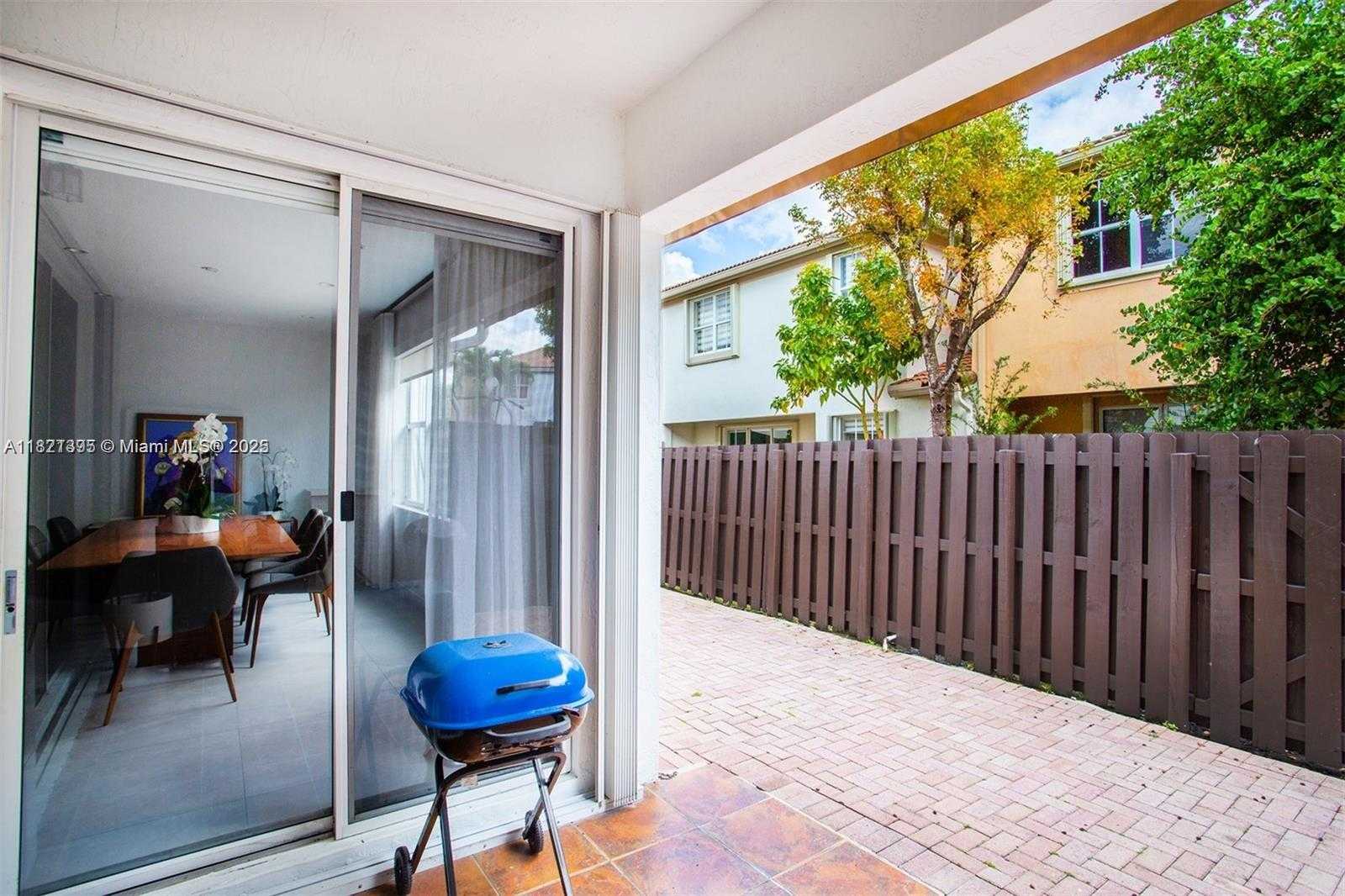 Small Image of 10857 NORTH WEST 84TH ST, Doral Number 5
