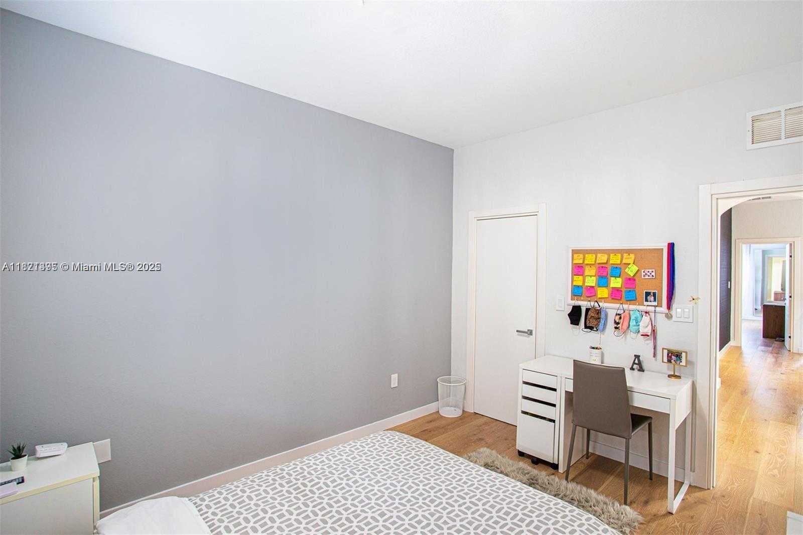 Small Image of 10857 NORTH WEST 84TH ST, Doral Number 8
