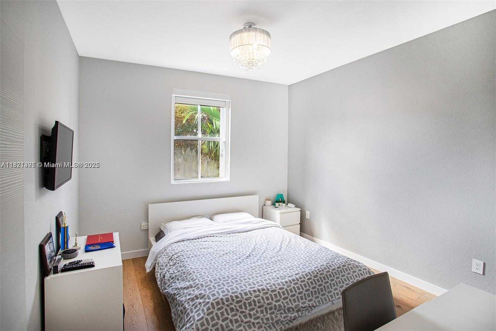 Small Image of 10857 NORTH WEST 84TH ST, Doral Number 9