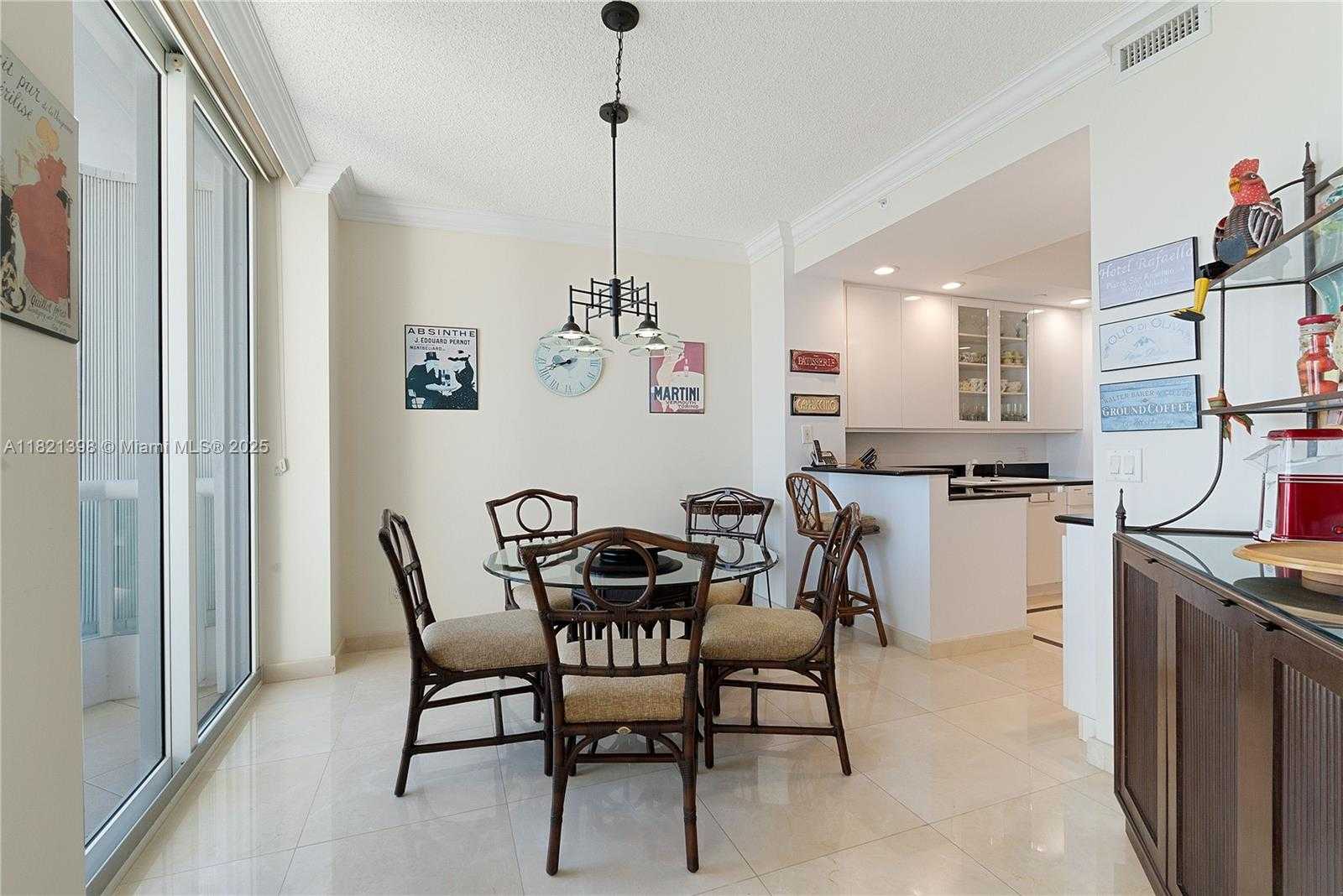 Small Image of 21050 POINT PL #2702, Aventura Number 8