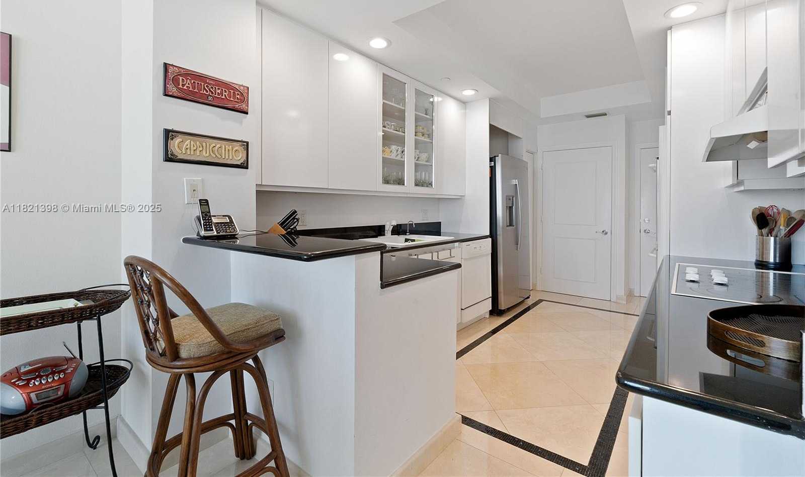 Small Image of 21050 POINT PL #2702, Aventura Number 9