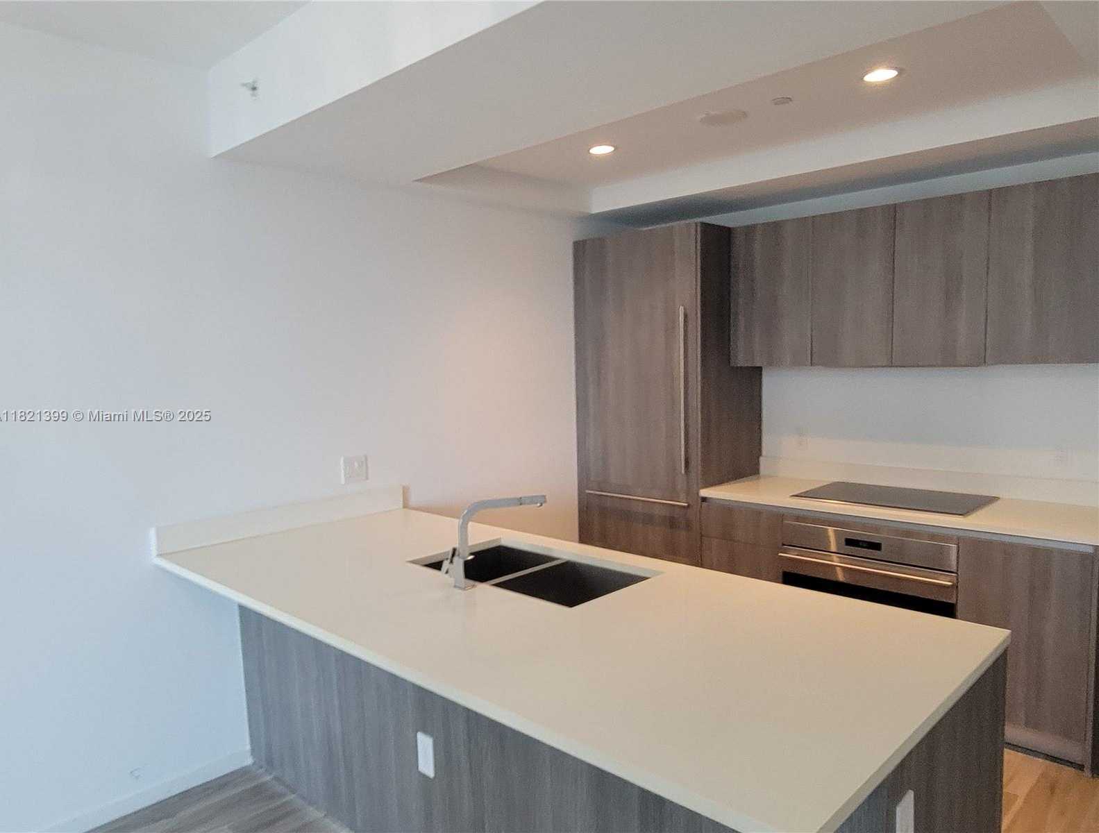 Small Image of 801 SOUTH MIAMI AVE #4408, Miami Number 3