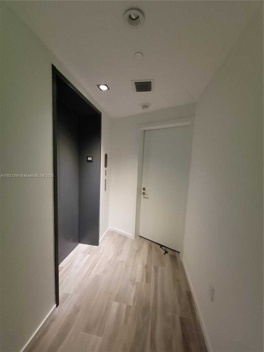 Small Image of 801 SOUTH MIAMI AVE #4408, Miami Number 30