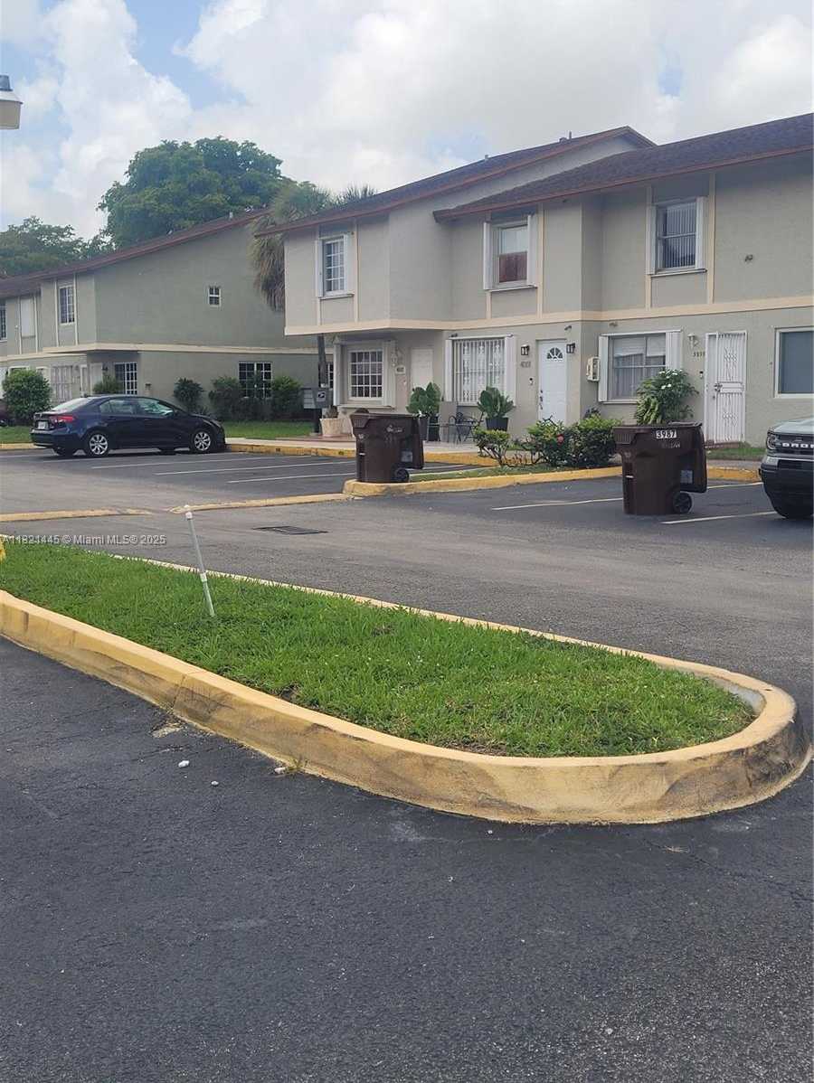 Small Image of 3973 WEST 9TH LN #3, Hialeah Number 16