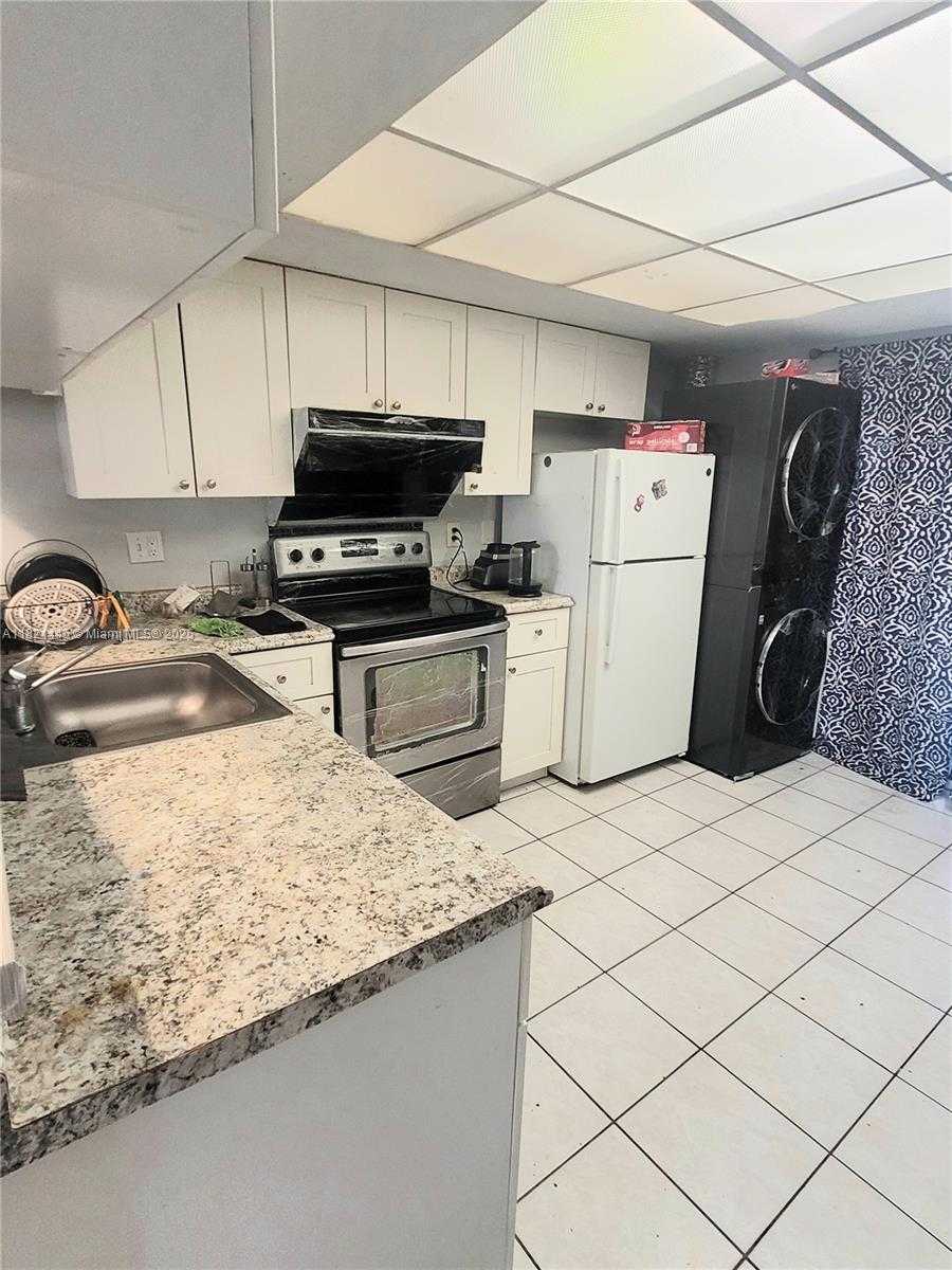 Small Image of 3973 WEST 9TH LN #3, Hialeah Number 5