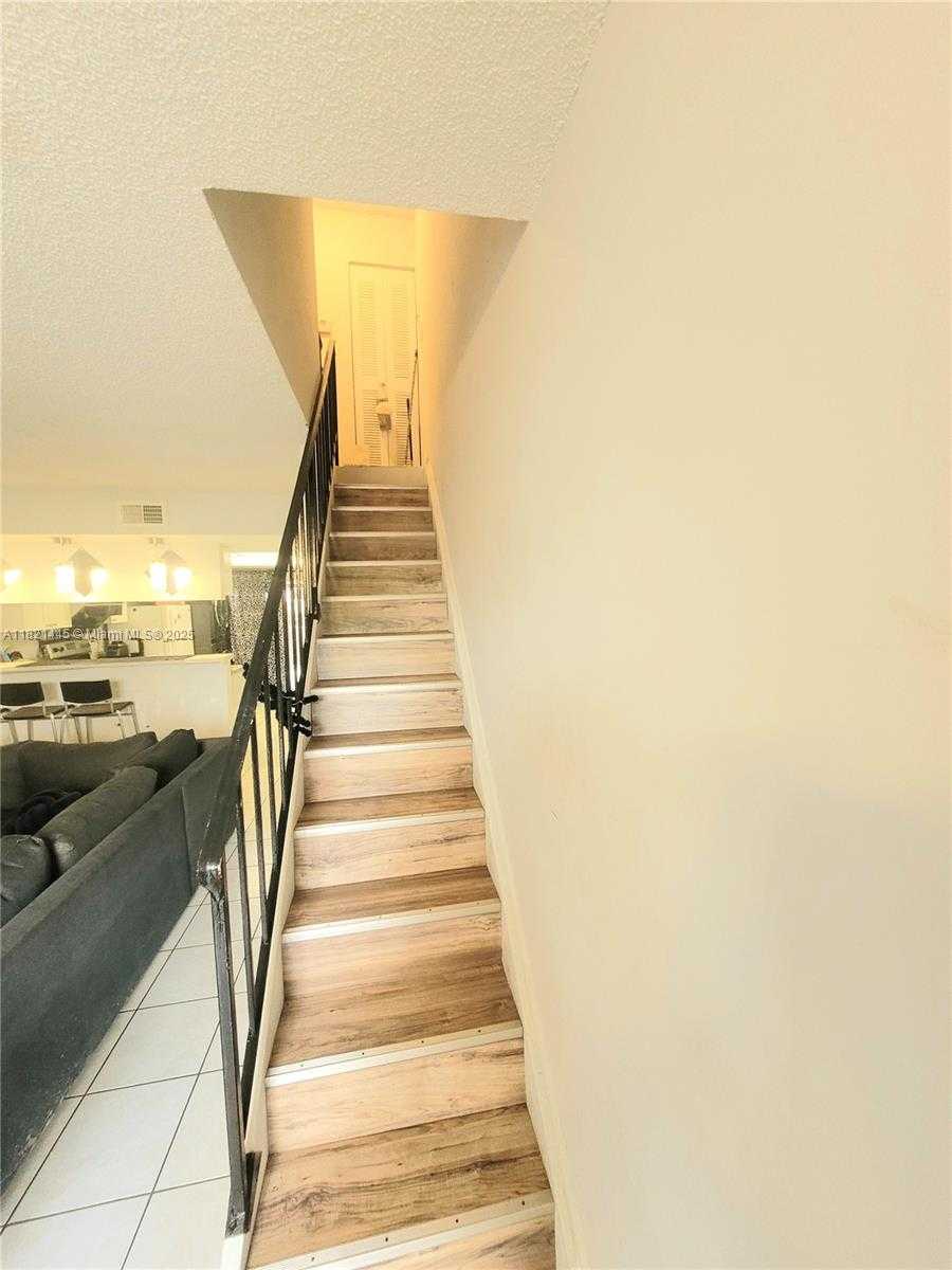 Small Image of 3973 WEST 9TH LN #3, Hialeah Number 7