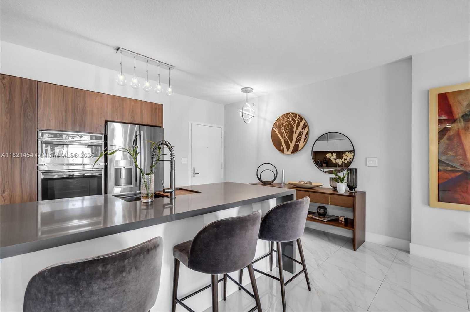 Small Image of 325 SOUTH BISCAYNE BLVD #2515, Miami Number 13
