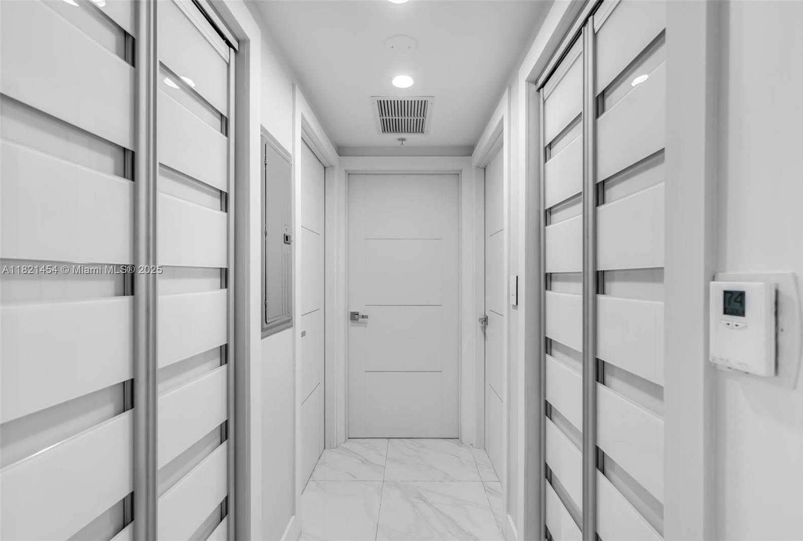 Small Image of 325 SOUTH BISCAYNE BLVD #2515, Miami Number 14