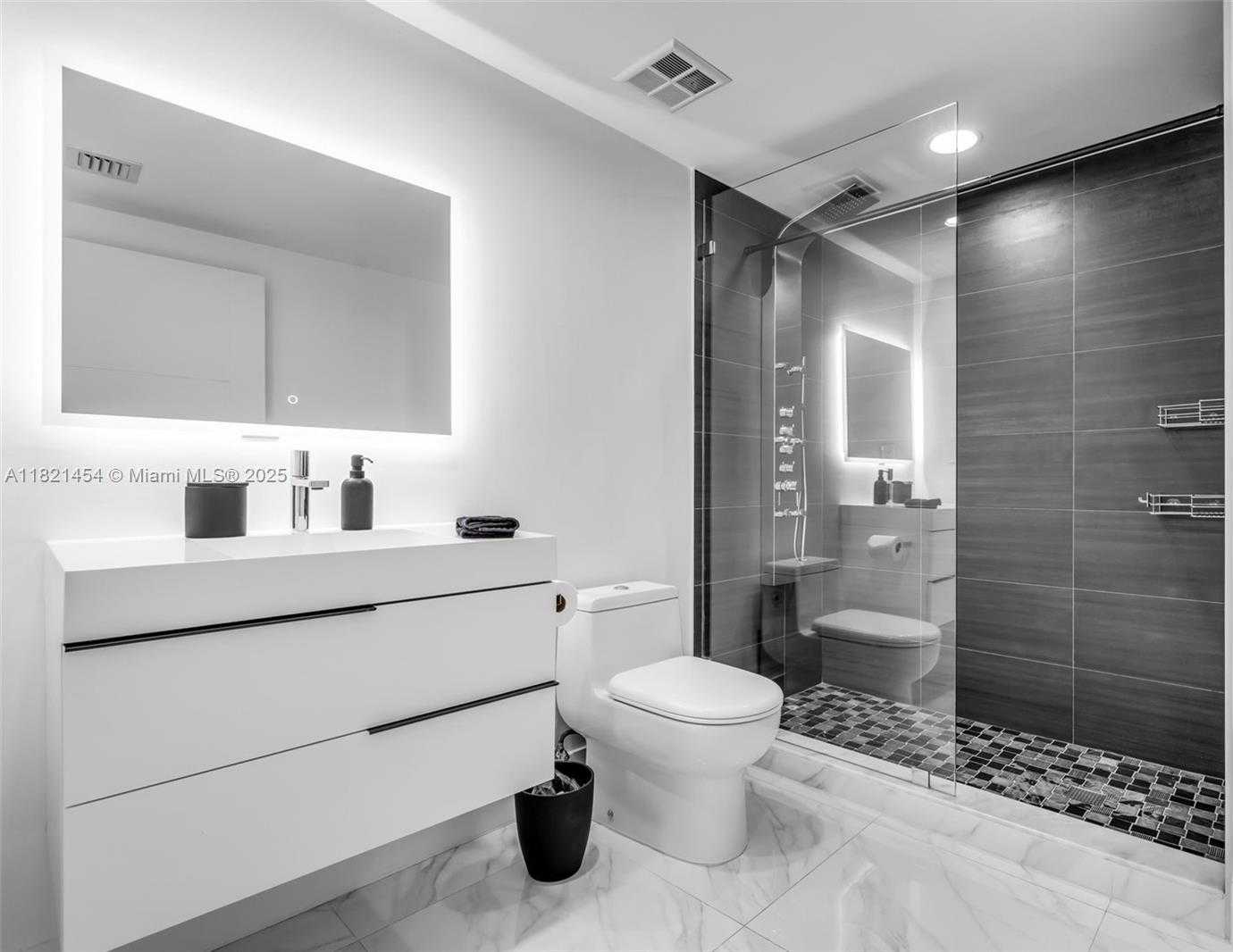Small Image of 325 SOUTH BISCAYNE BLVD #2515, Miami Number 15