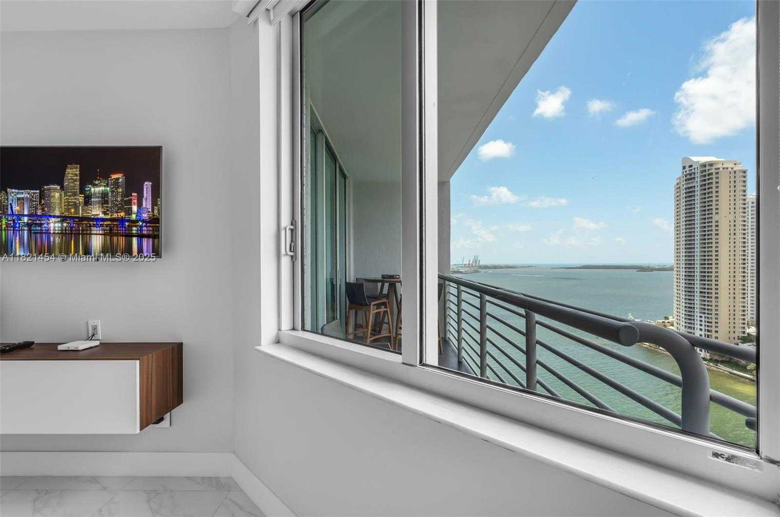 Small Image of 325 SOUTH BISCAYNE BLVD #2515, Miami Number 19