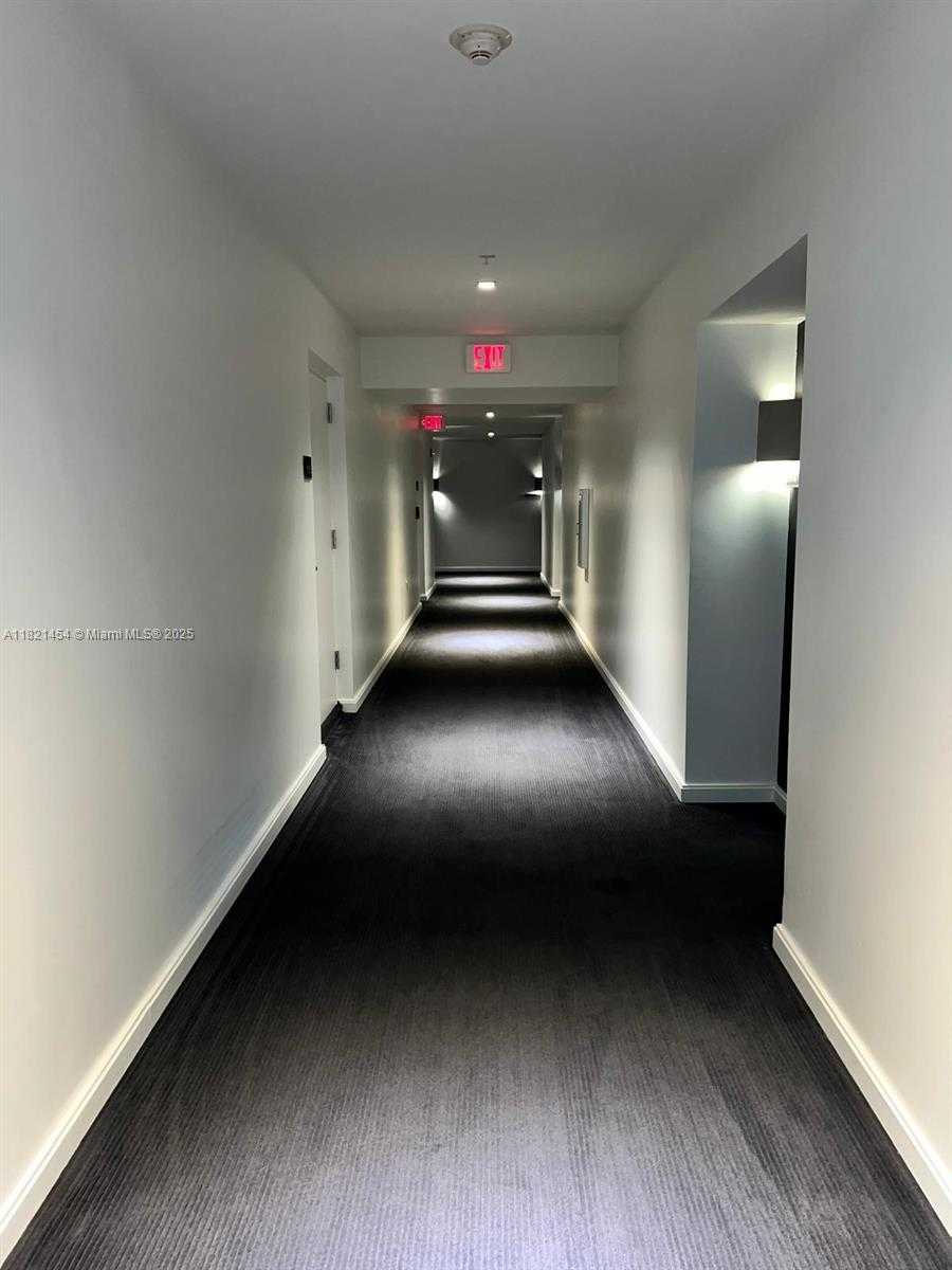 Small Image of 325 SOUTH BISCAYNE BLVD #2515, Miami Number 2