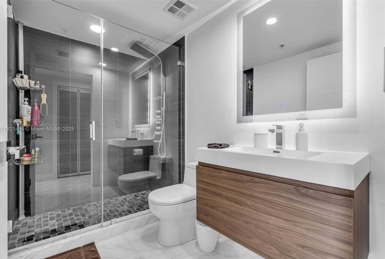 Small Image of 325 SOUTH BISCAYNE BLVD #2515, Miami Number 20
