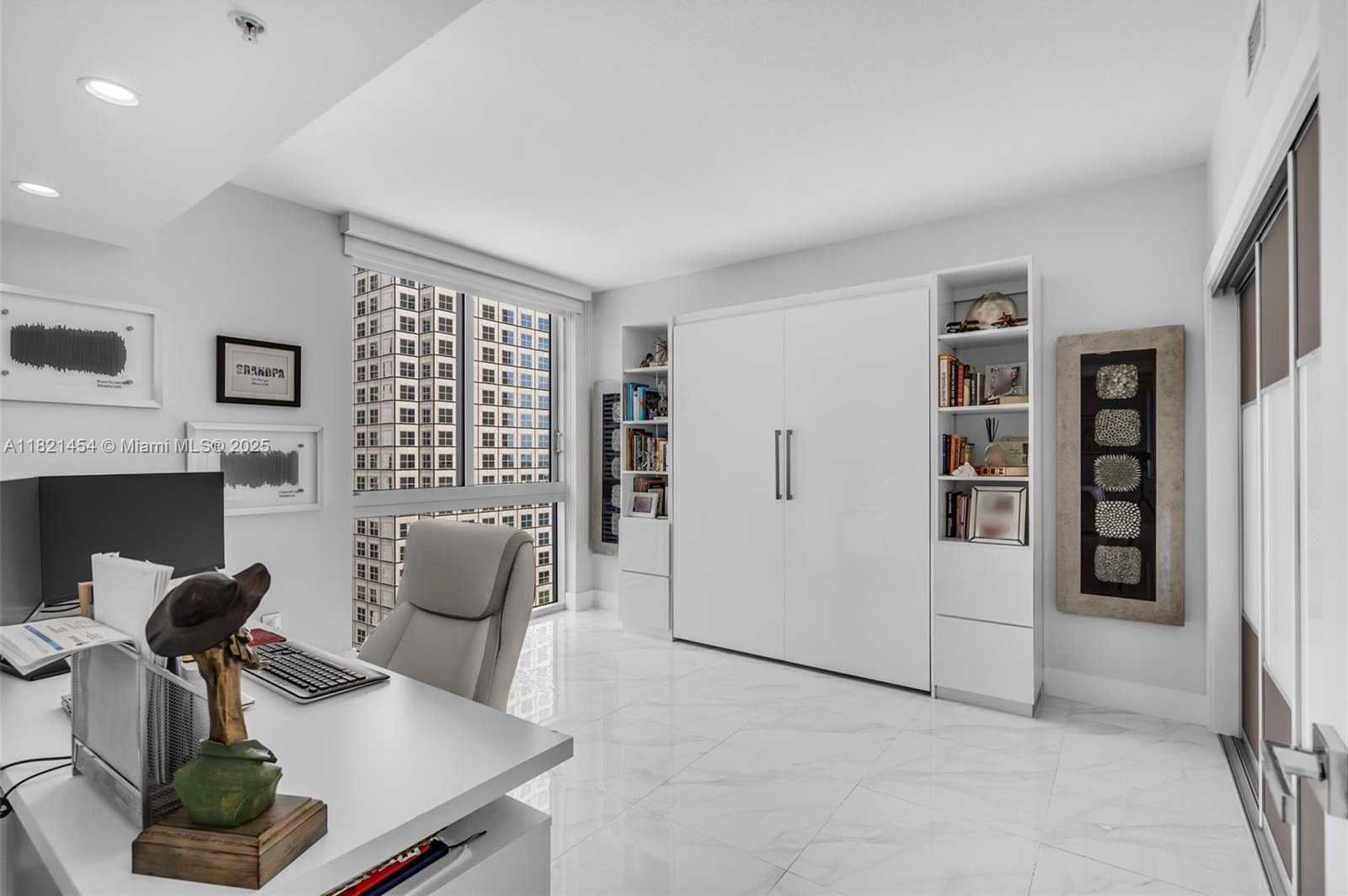 Small Image of 325 SOUTH BISCAYNE BLVD #2515, Miami Number 22