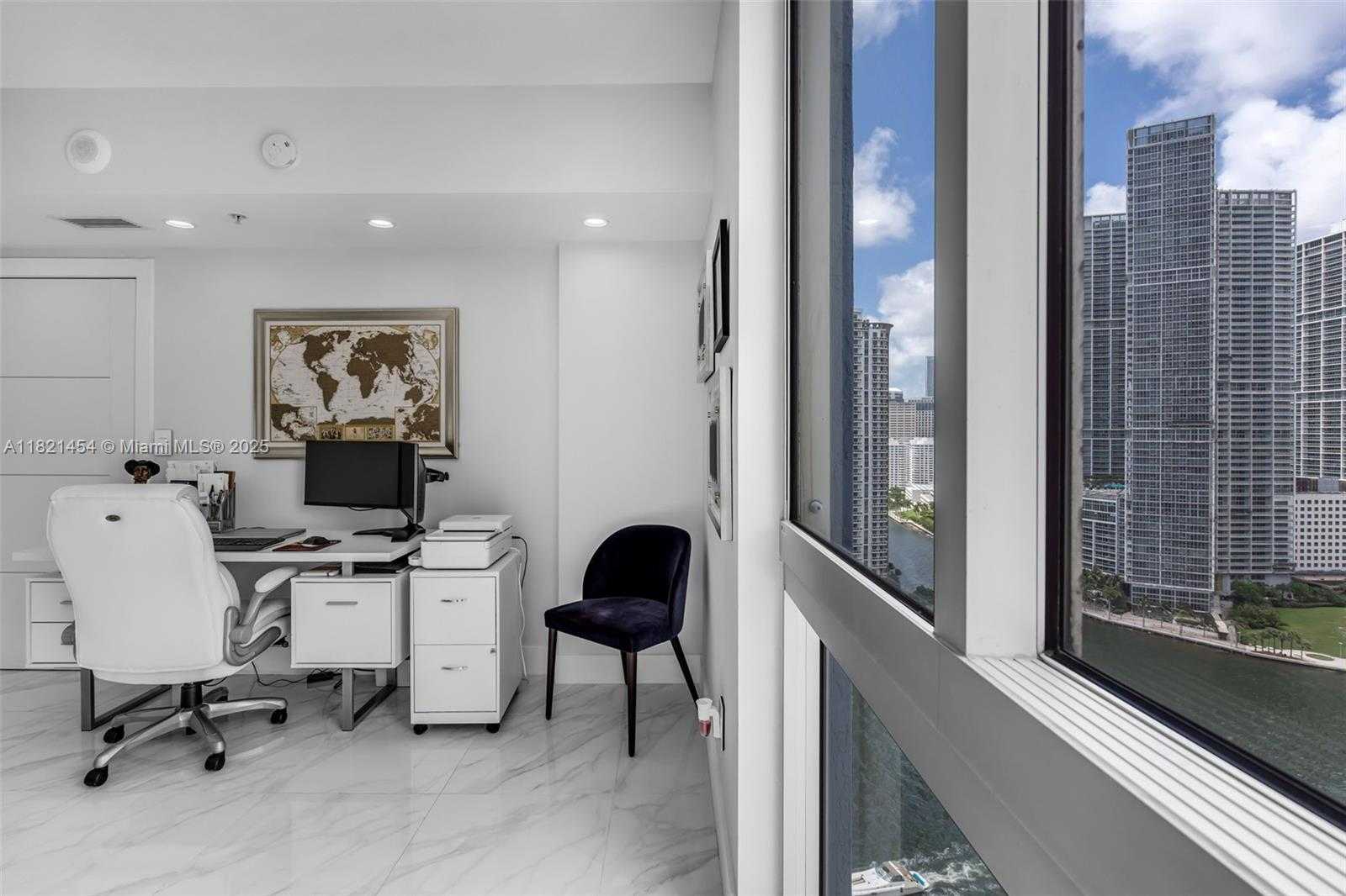 Small Image of 325 SOUTH BISCAYNE BLVD #2515, Miami Number 24