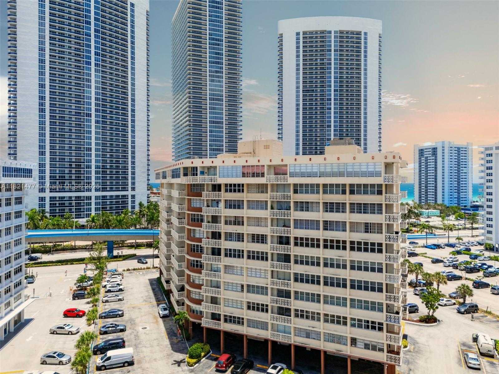 Small Image of 1825 SOUTH OCEAN DR #1013, Hallandale Beach Number 16