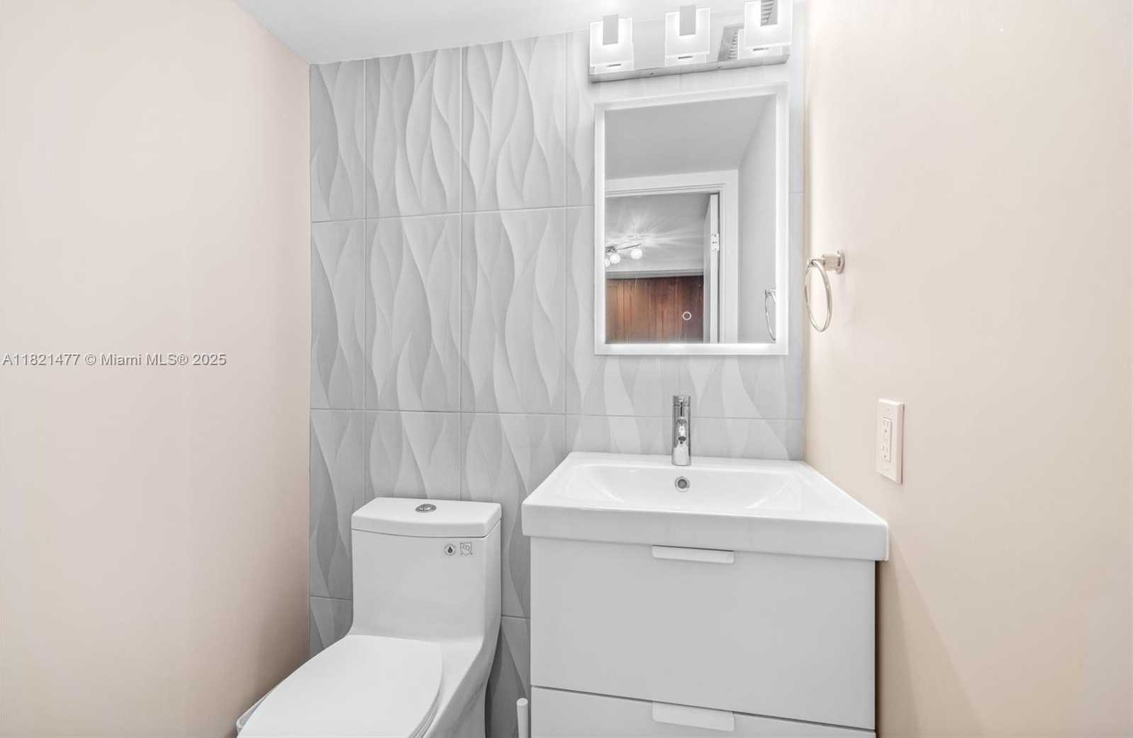 Small Image of 1825 SOUTH OCEAN DR #1013, Hallandale Beach Number 6