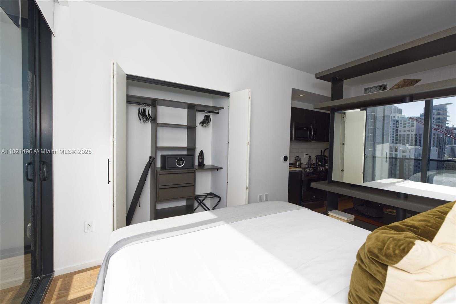 Small Image of 398 NORTH EAST 5TH ST #2112, Miami Number 10