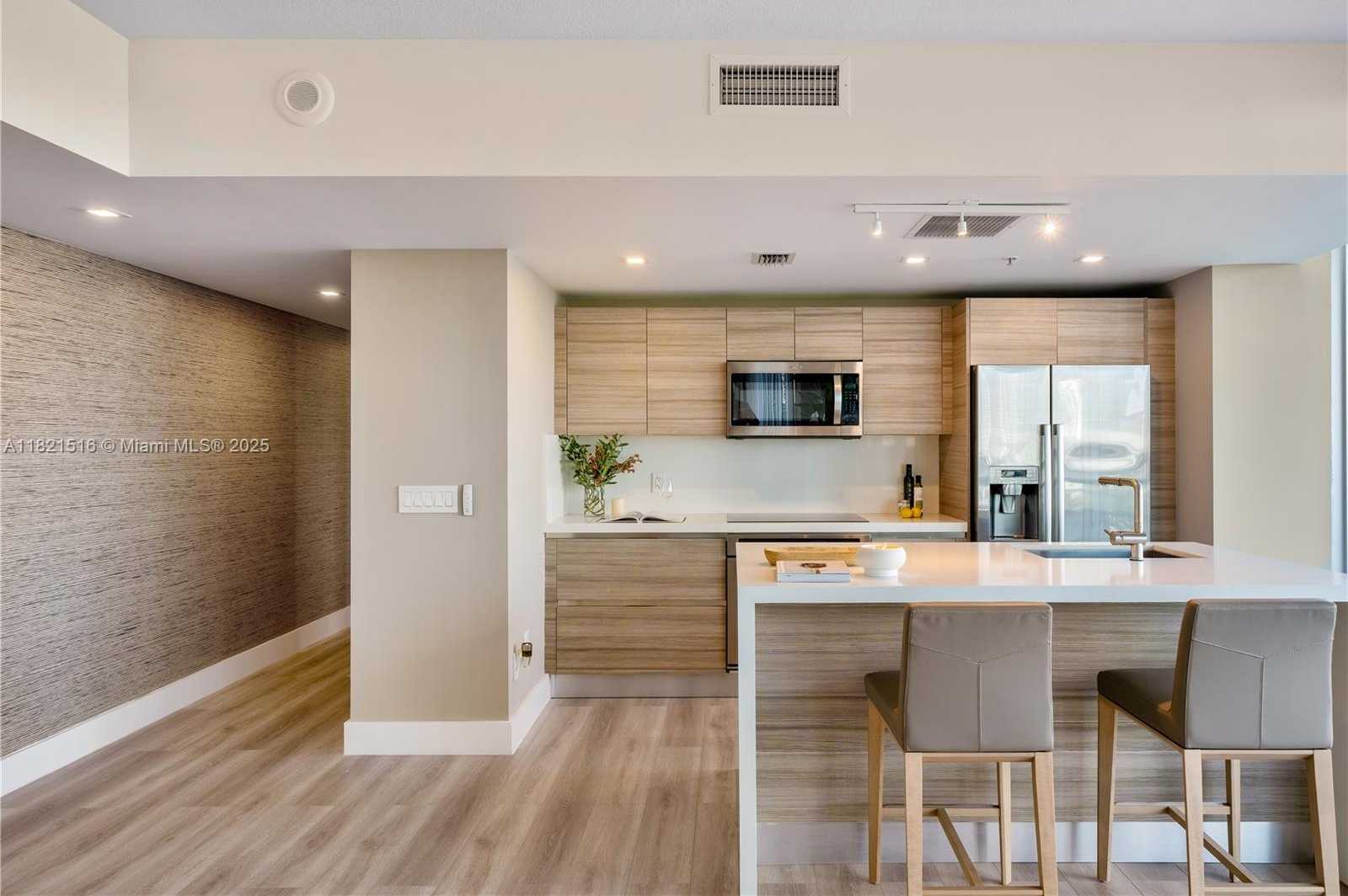 Small Image of 185 SOUTH WEST 7TH ST #803, Miami Number 3