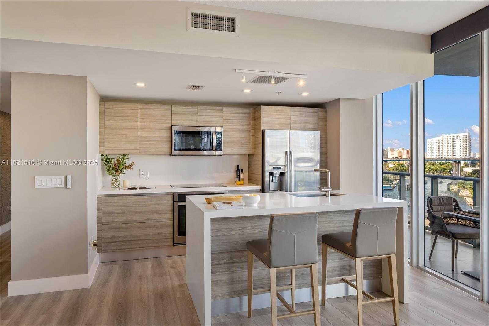 Small Image of 185 SOUTH WEST 7TH ST #803, Miami Number 4