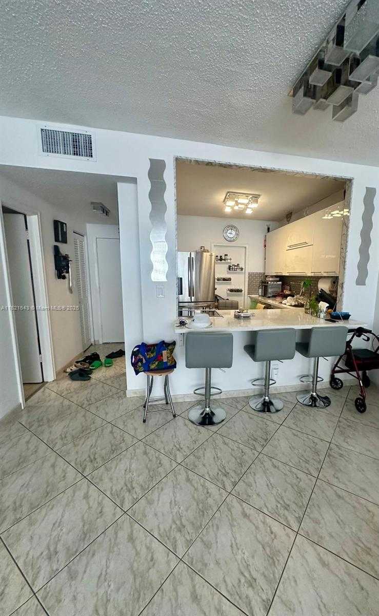 Small Image of 1825 SOUTH OCEAN DR #PH-6, Hallandale Beach Number 4