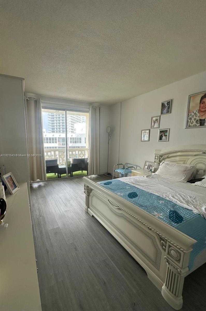 Small Image of 1825 SOUTH OCEAN DR #PH-6, Hallandale Beach Number 8
