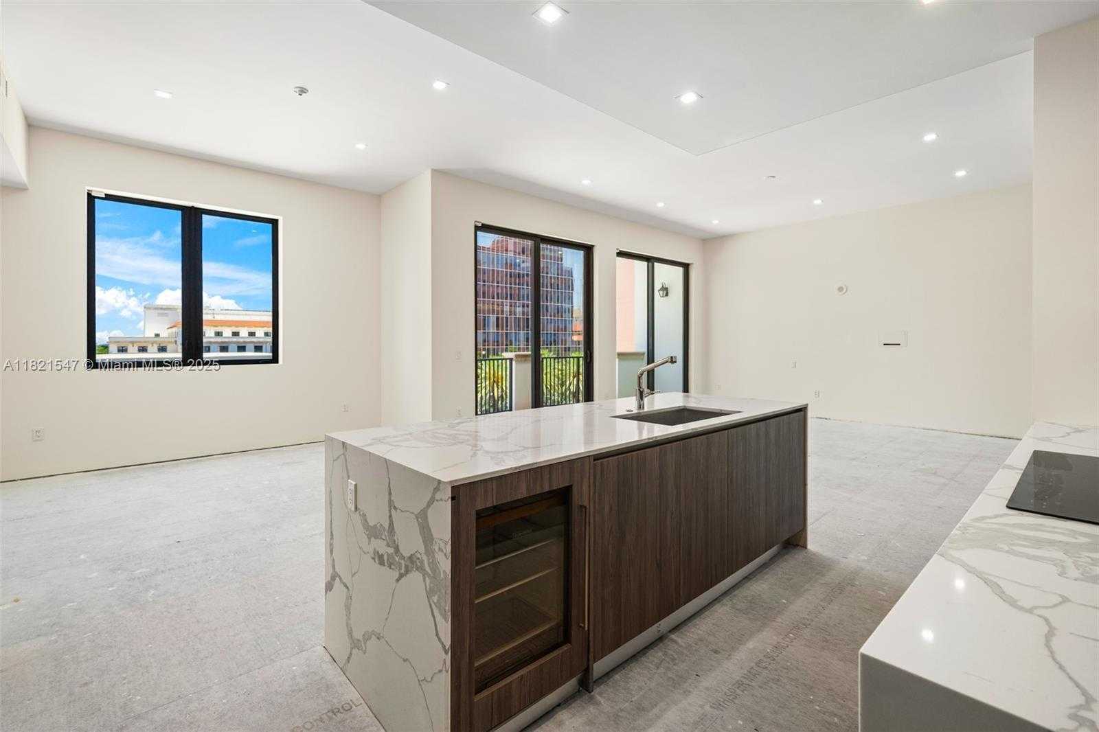 Small Image of 275 GIRALDA AVE #6A-B, Coral Gables Number 10
