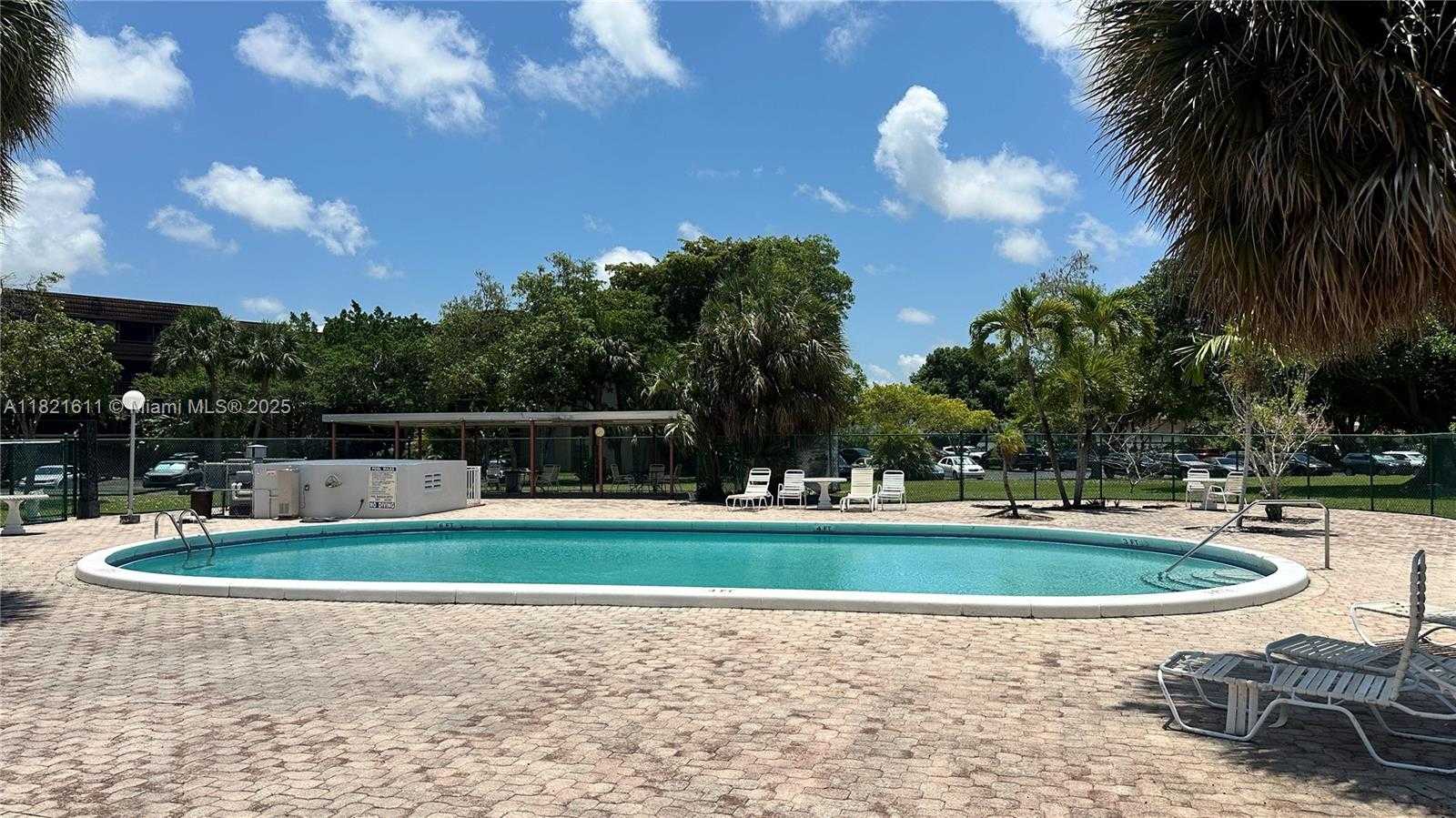 Small Image of 447 NORTH EAST 195TH ST #115, Miami Number 10