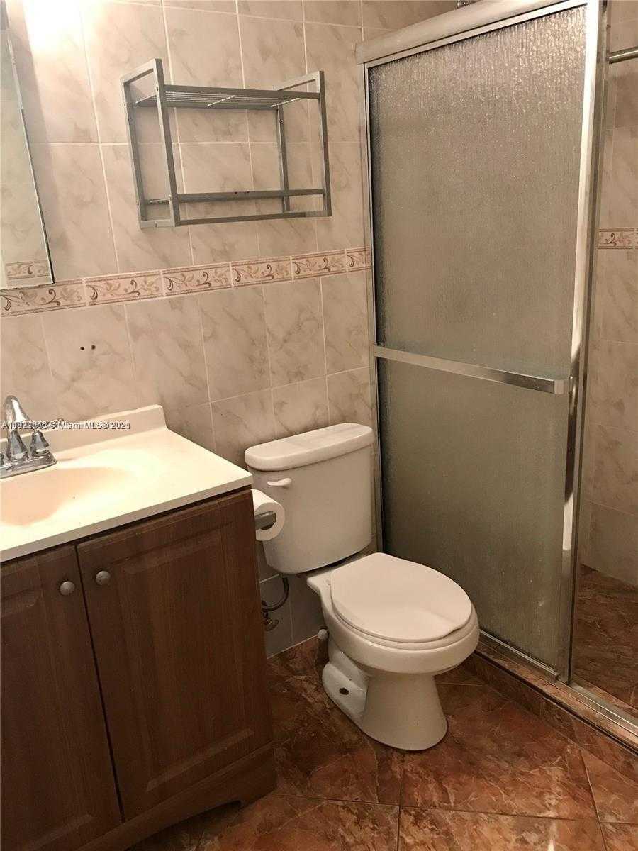 Small Image of 1833 SOUTH OCEAN DR #305, Hallandale Beach Number 16