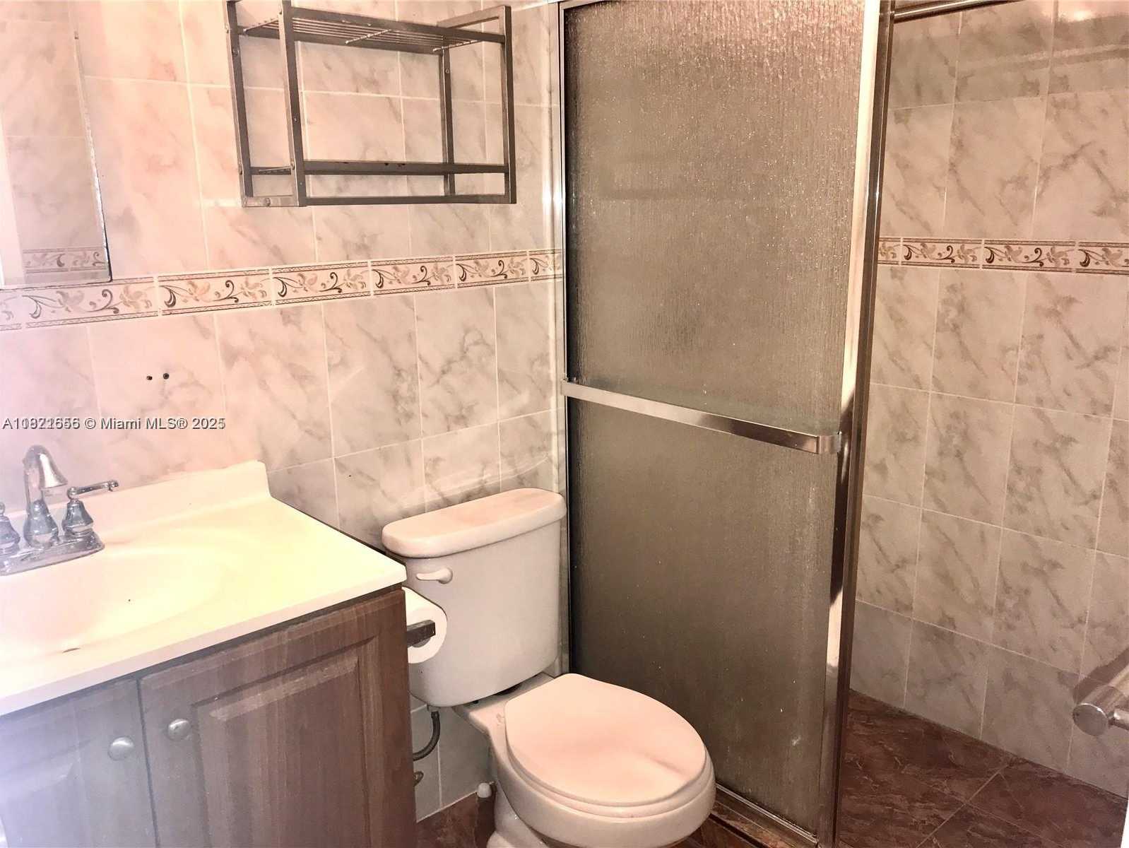 Small Image of 1833 SOUTH OCEAN DR #305, Hallandale Beach Number 18