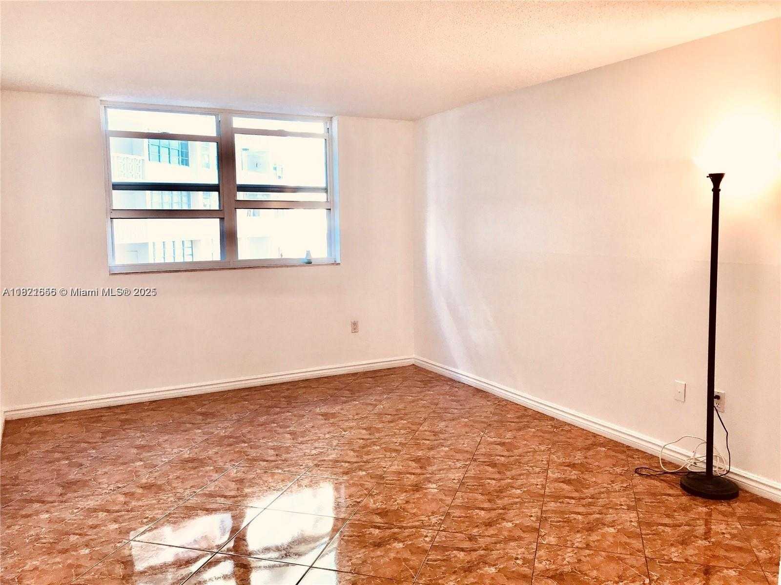 Small Image of 1833 SOUTH OCEAN DR #305, Hallandale Beach Number 21