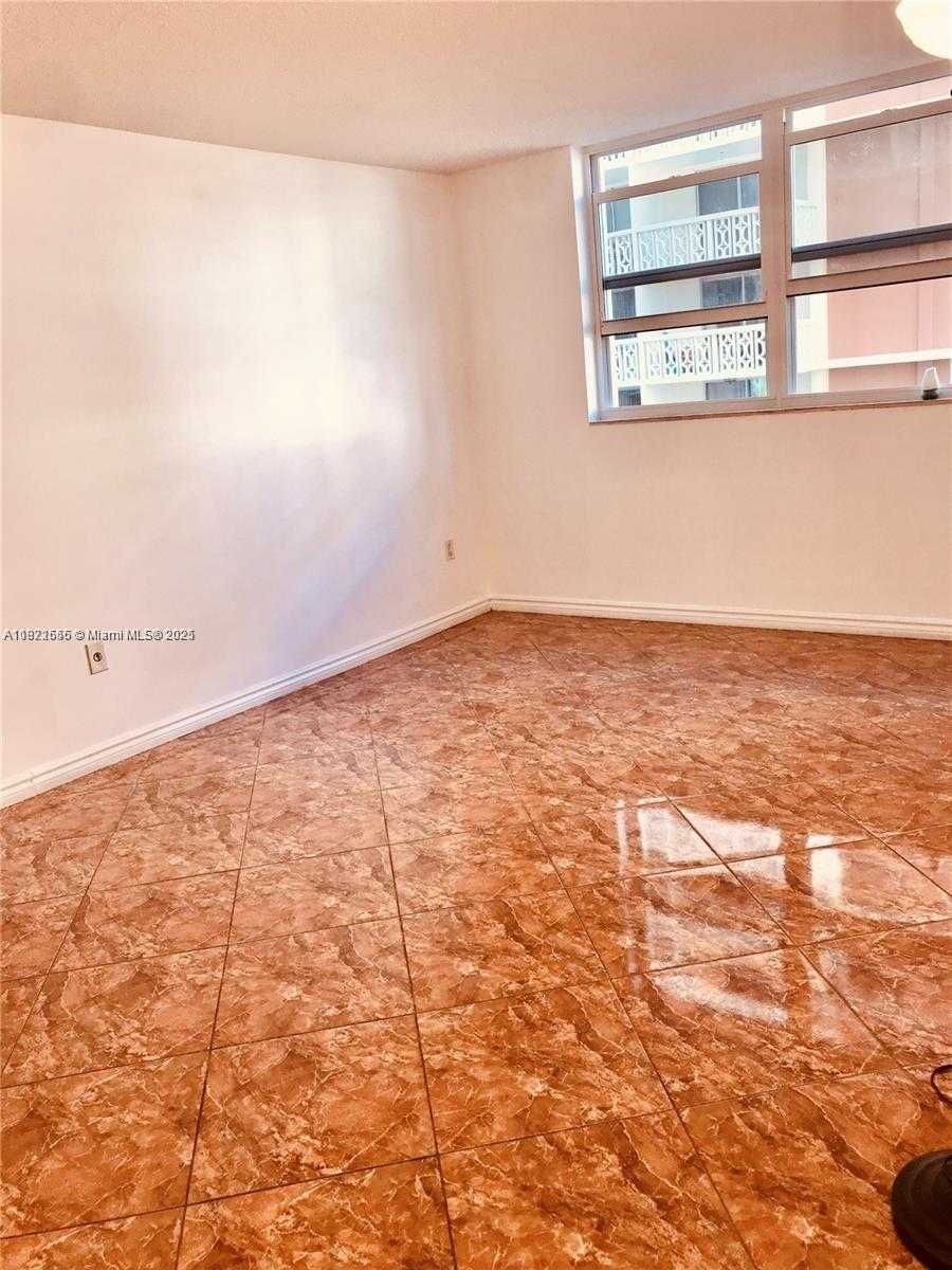 Small Image of 1833 SOUTH OCEAN DR #305, Hallandale Beach Number 23