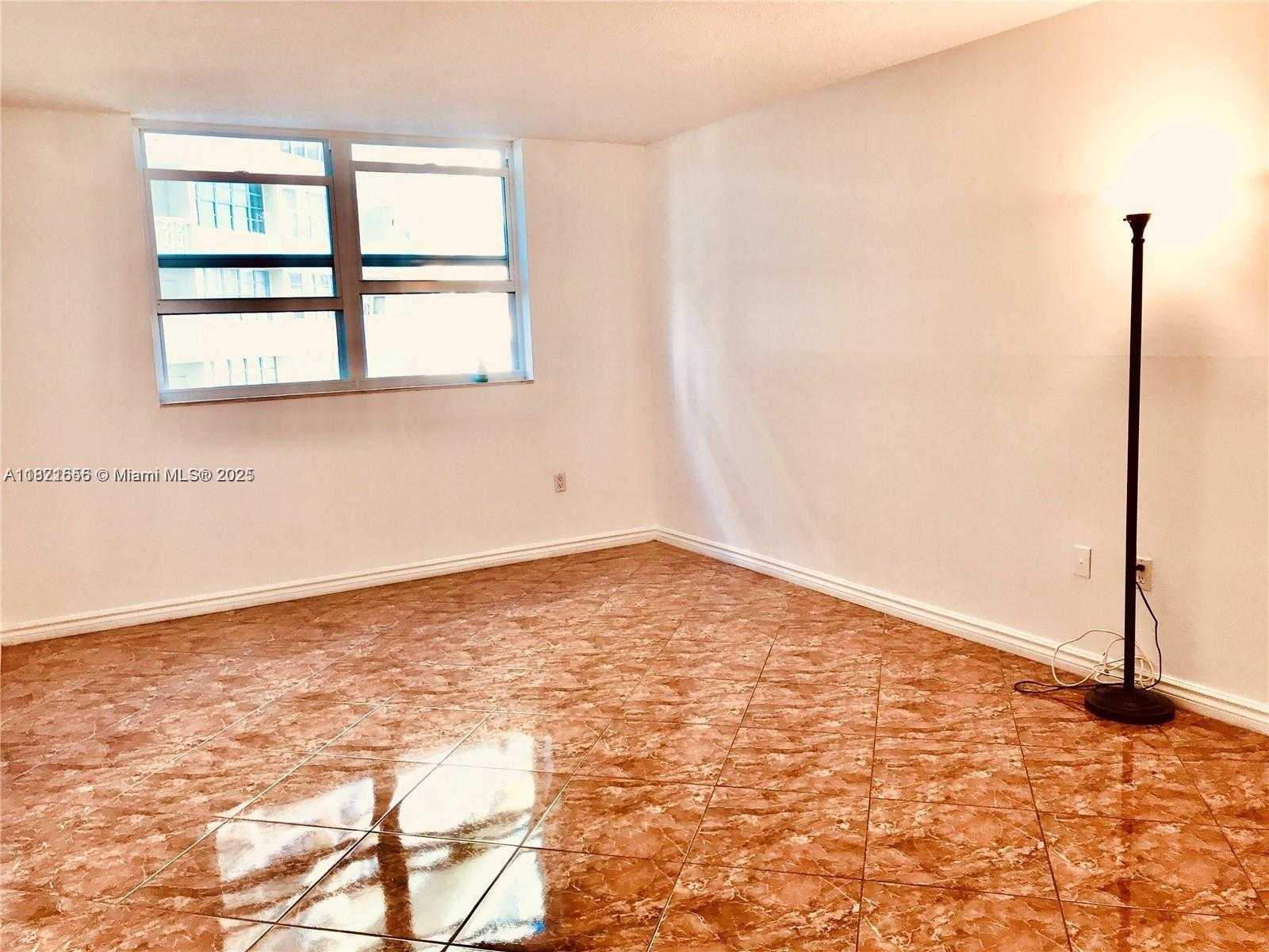 Small Image of 1833 SOUTH OCEAN DR #305, Hallandale Beach Number 28