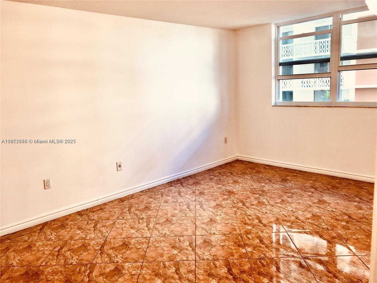 Small Image of 1833 SOUTH OCEAN DR #305, Hallandale Beach Number 29