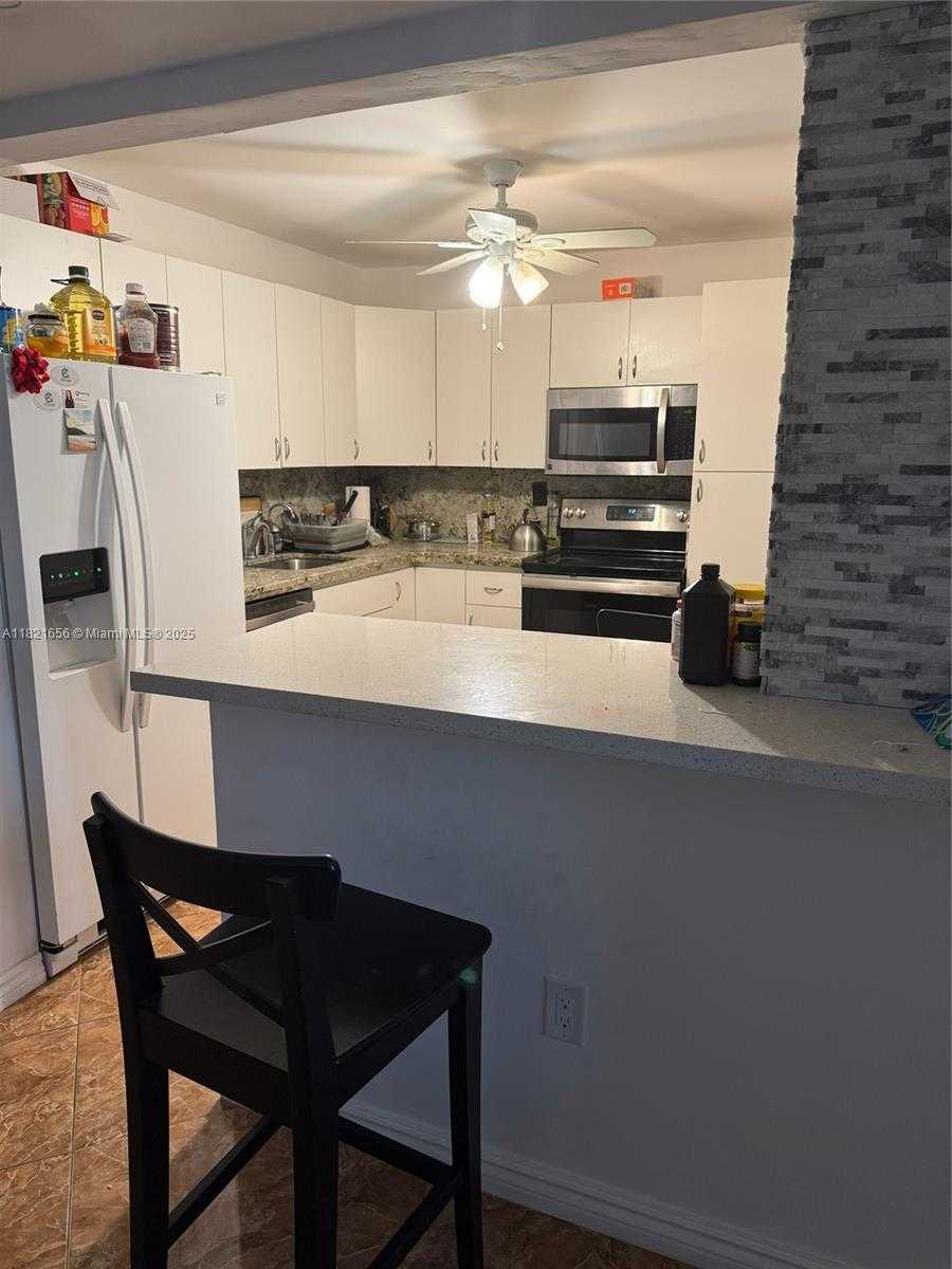 Small Image of 1833 SOUTH OCEAN DR #305, Hallandale Beach Number 5