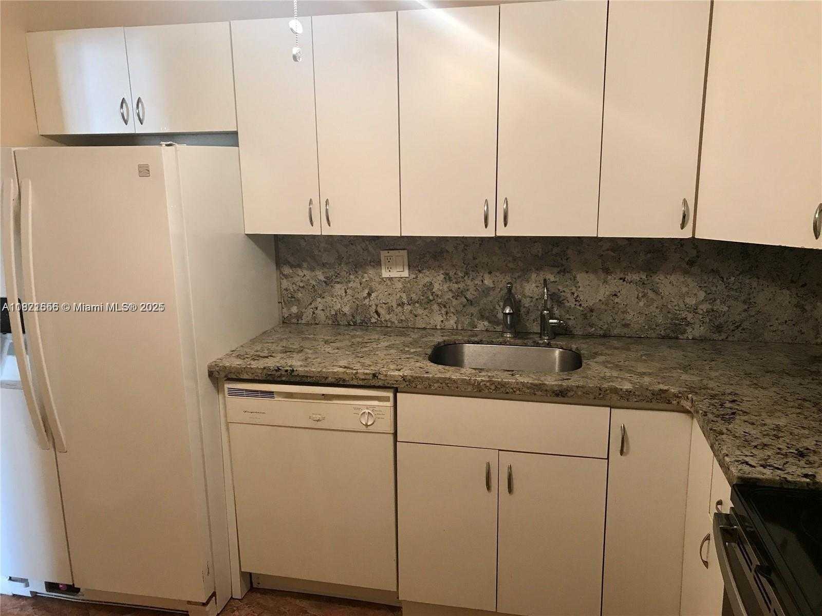Small Image of 1833 SOUTH OCEAN DR #305, Hallandale Beach Number 7