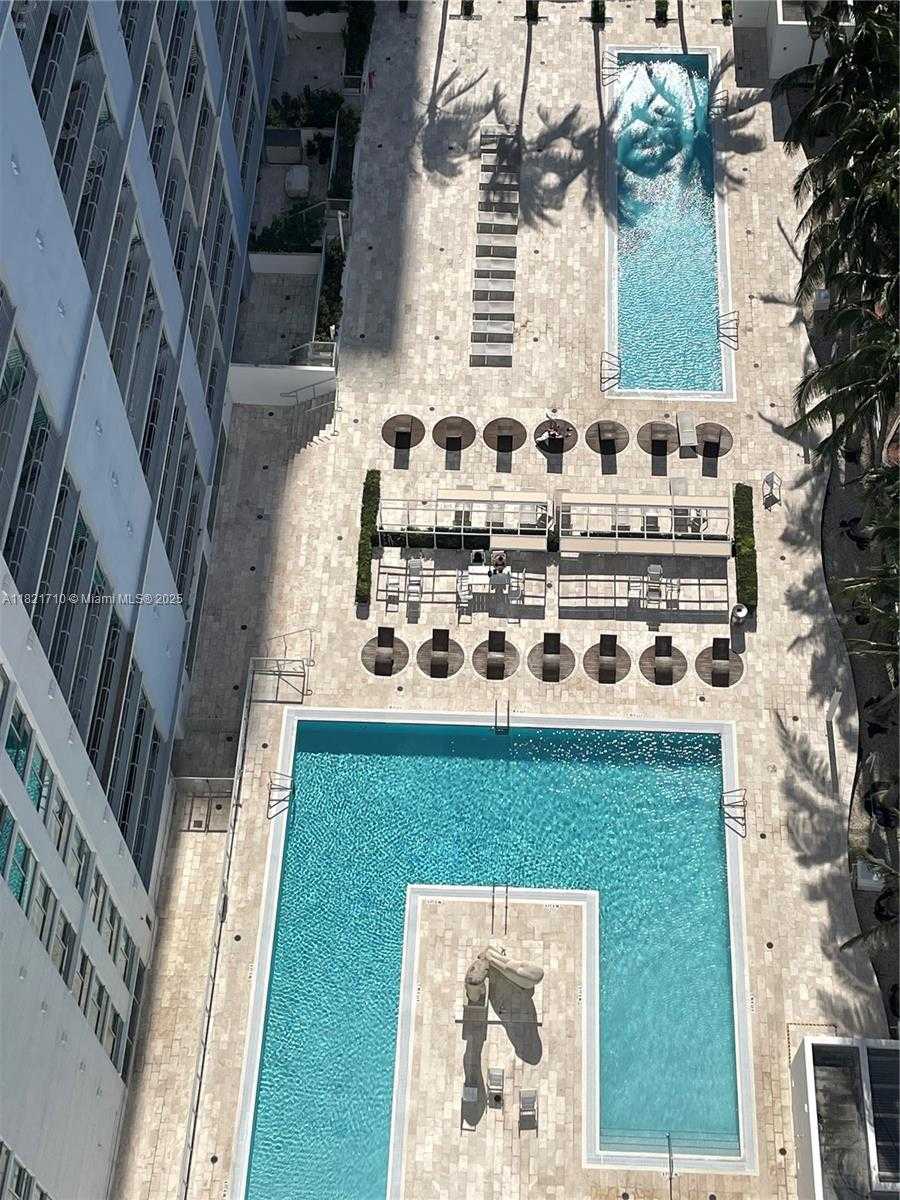 Small Image of 335 Biscayne Blvd, Miami, FL 33132, USA Number 15