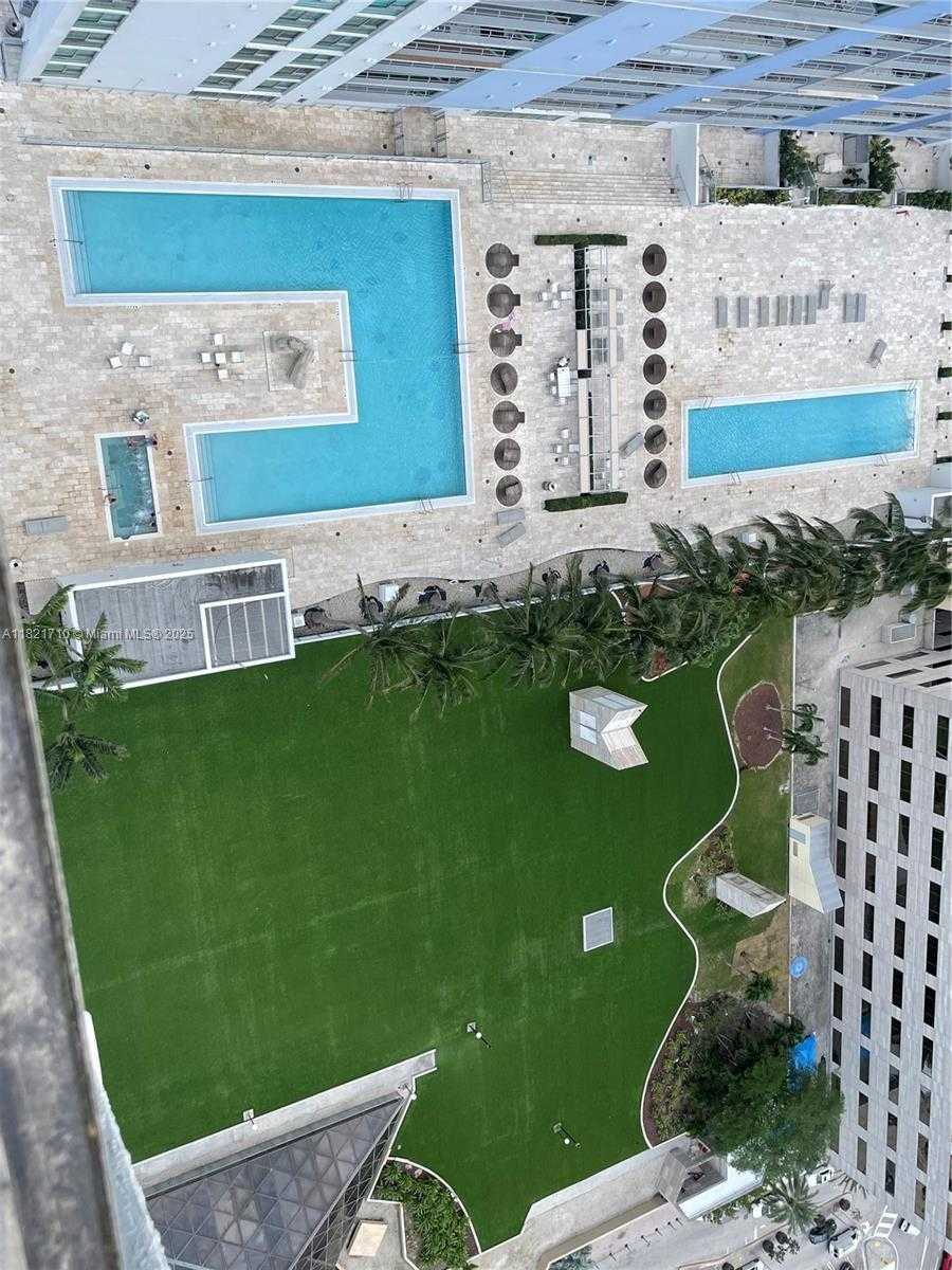 Small Image of 335 Biscayne Blvd, Miami, FL 33132, USA Number 18