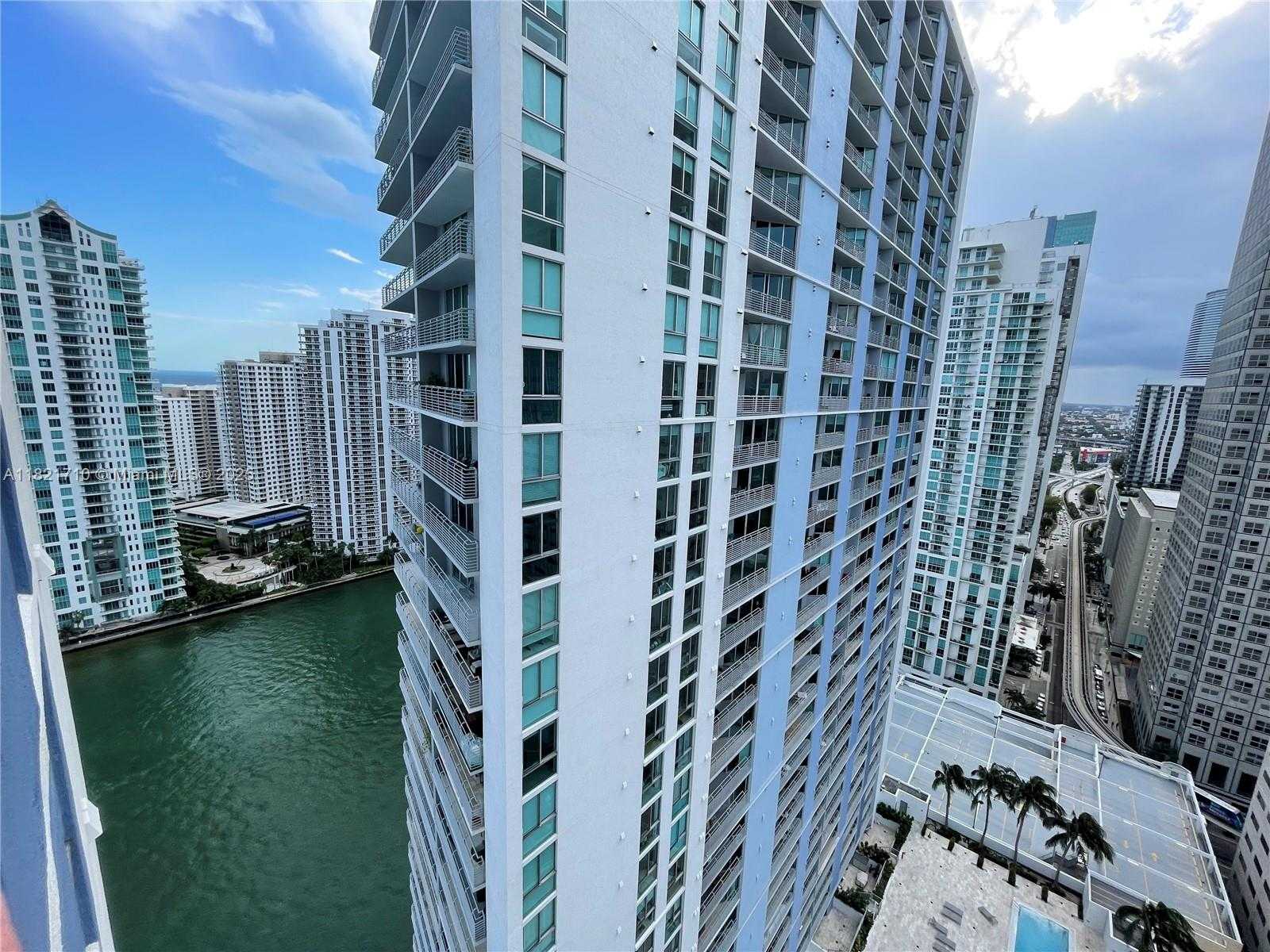 Small Image of 335 Biscayne Blvd, Miami, FL 33132, USA Number 20