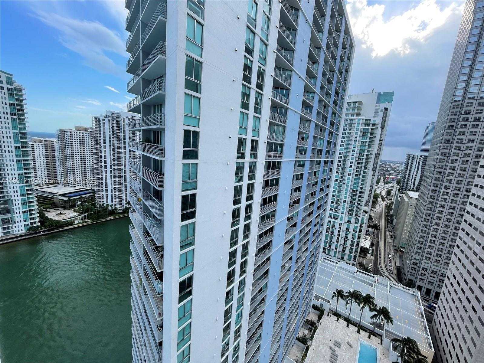 Small Image of 335 Biscayne Blvd, Miami, FL 33132, USA Number 21