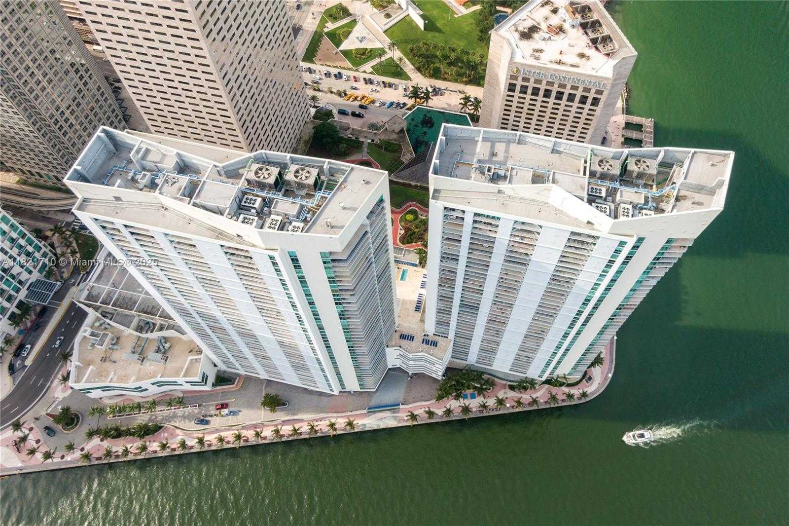 Small Image of 335 Biscayne Blvd, Miami, FL 33132, USA Number 8