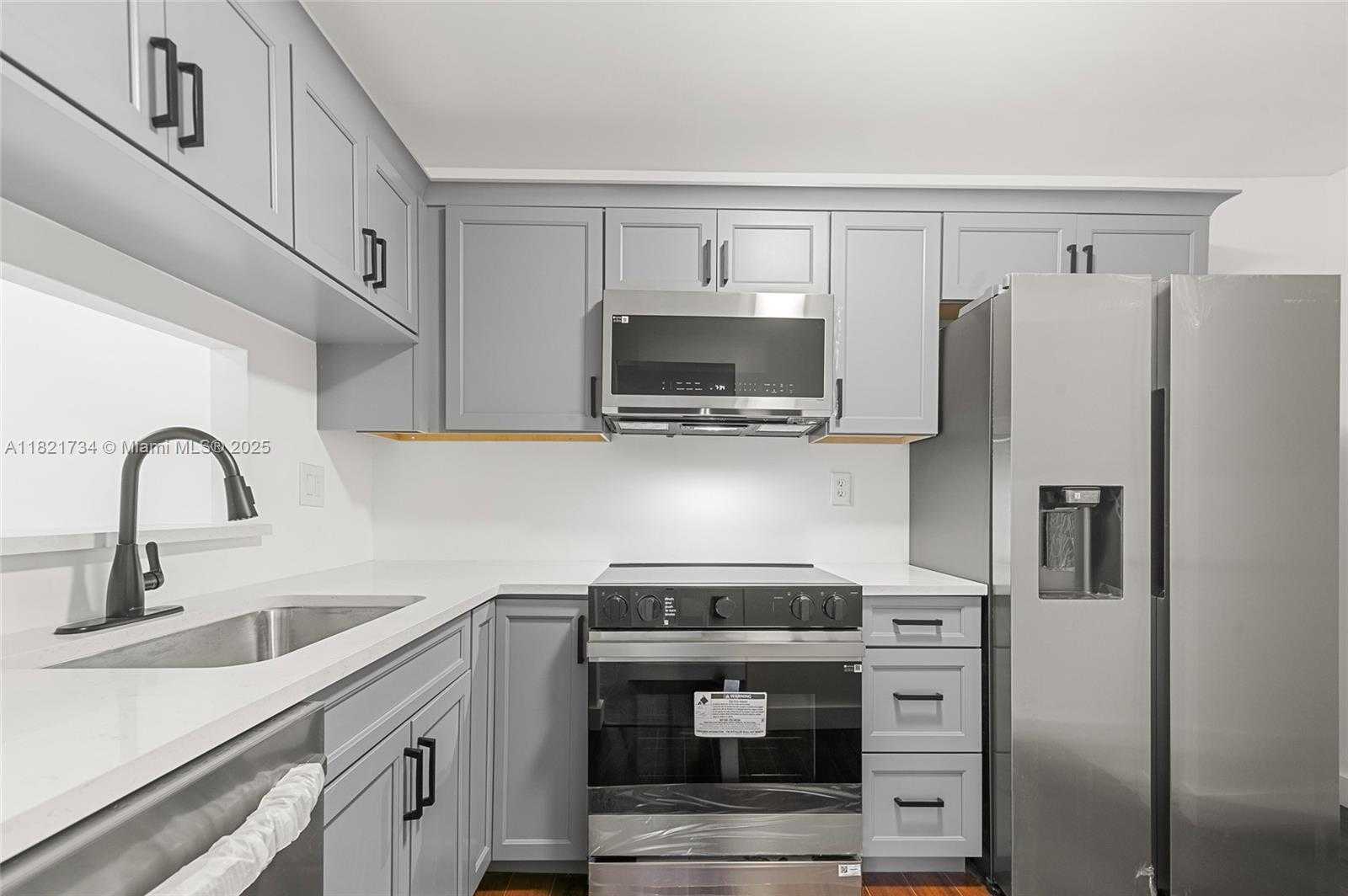 Small Image of 1912 MONROE ST #201, Hollywood Number 3