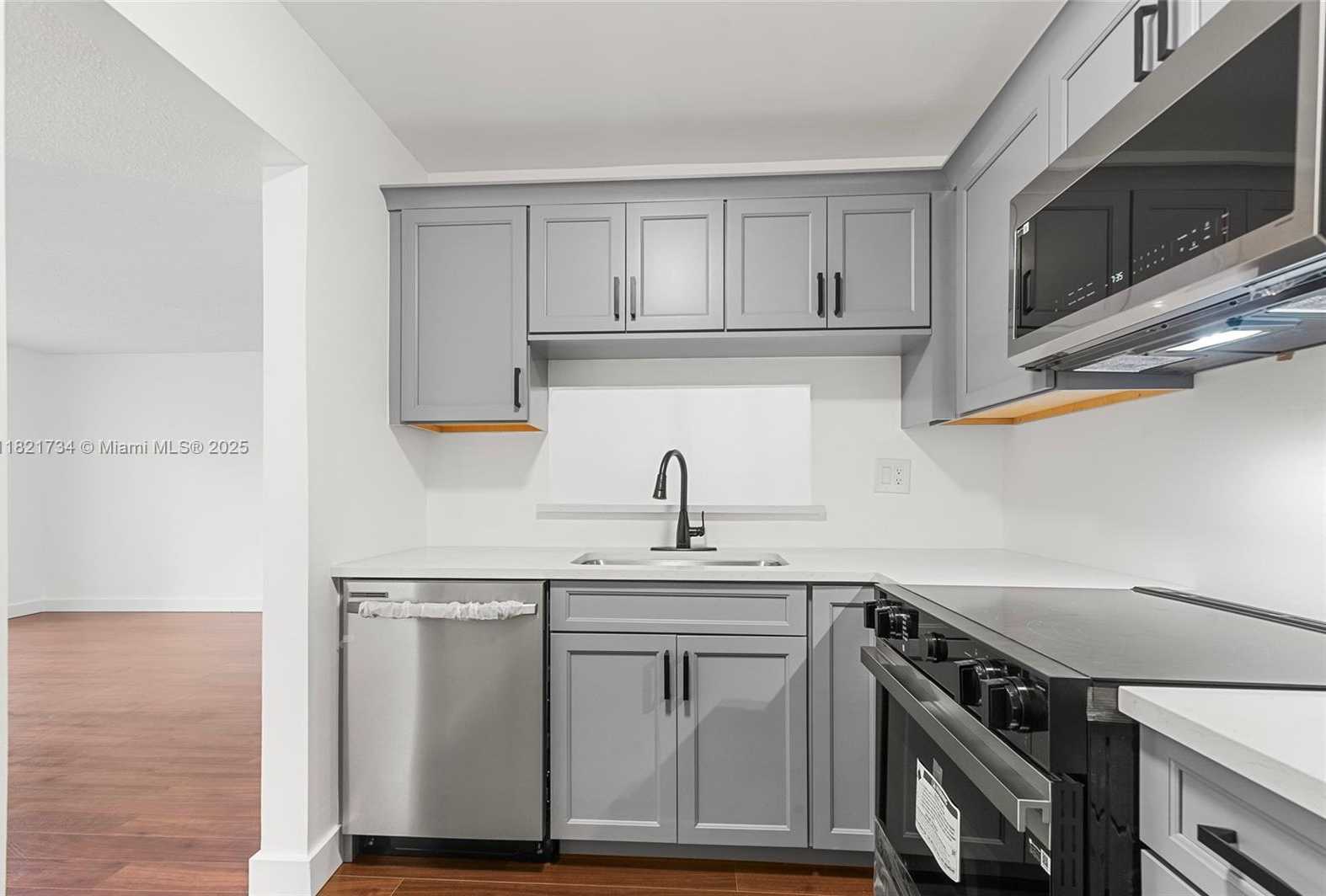 Small Image of 1912 MONROE ST #201, Hollywood Number 4