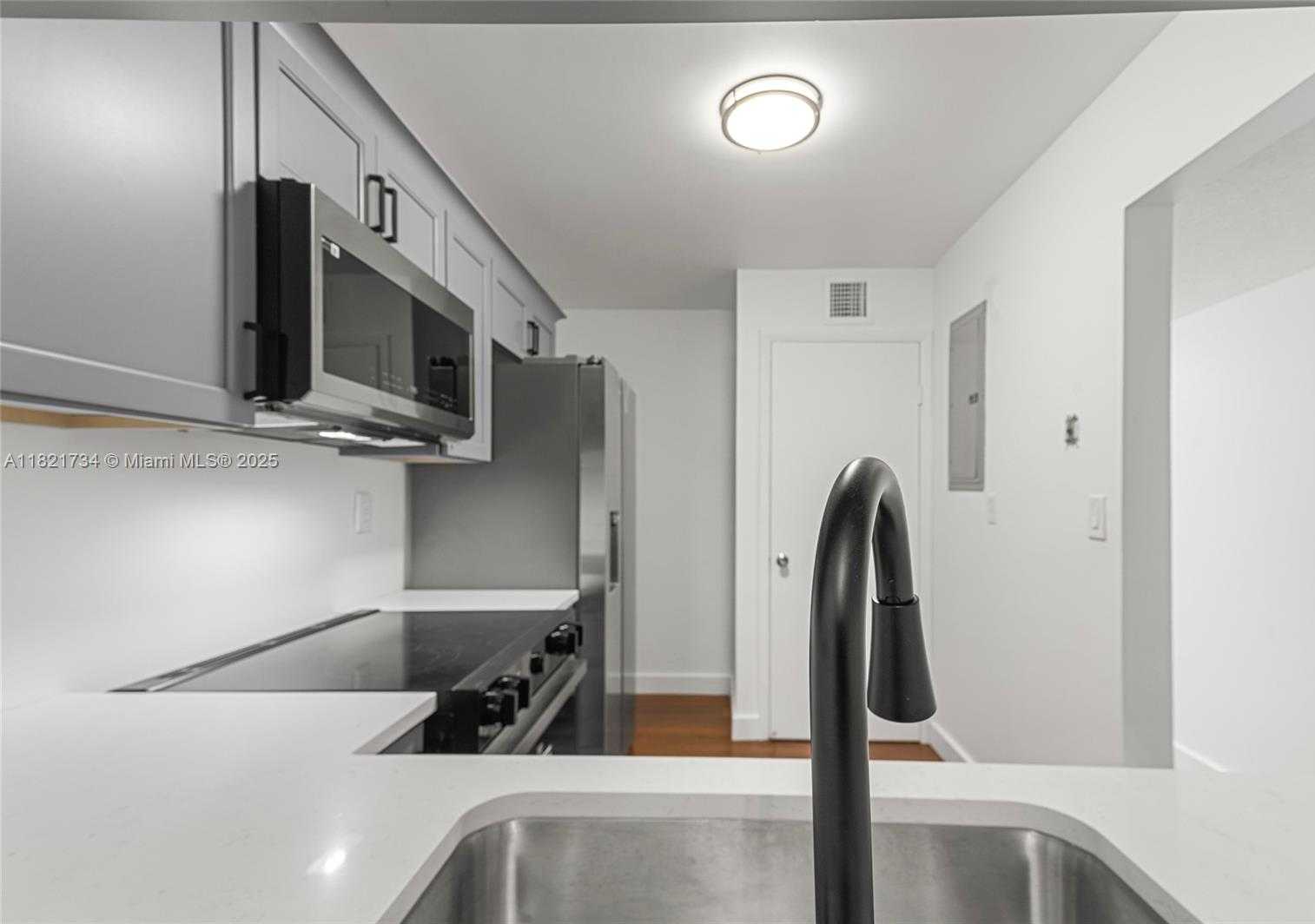 Small Image of 1912 MONROE ST #201, Hollywood Number 5
