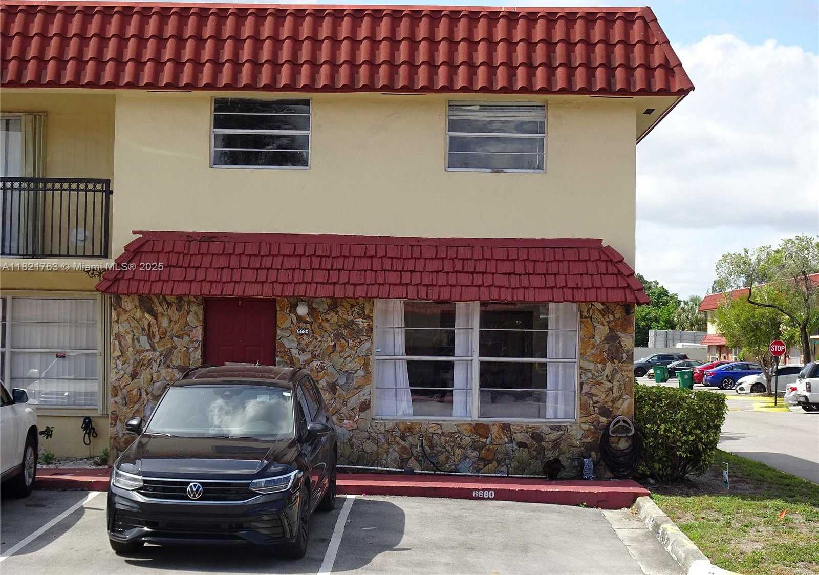 Small Image of 6680 SOUTH WEST 41 PL #32, Davie Number 34