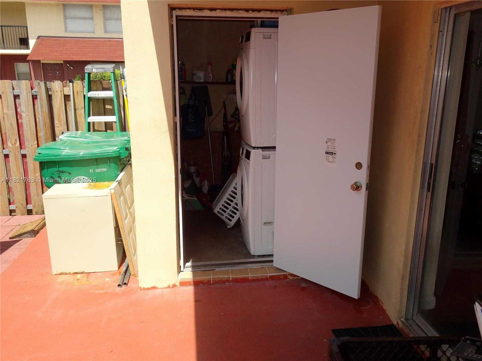 Small Image of 6680 SOUTH WEST 41 PL #32, Davie Number 9